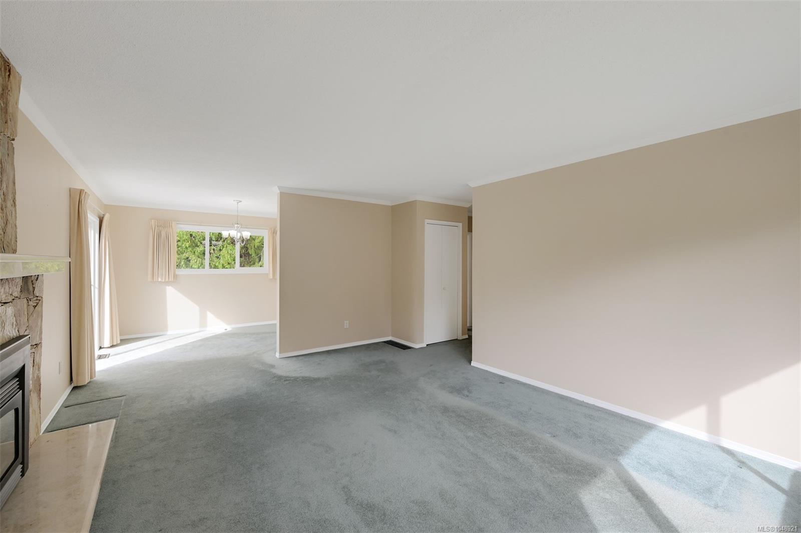 4218 Thornhill Cres