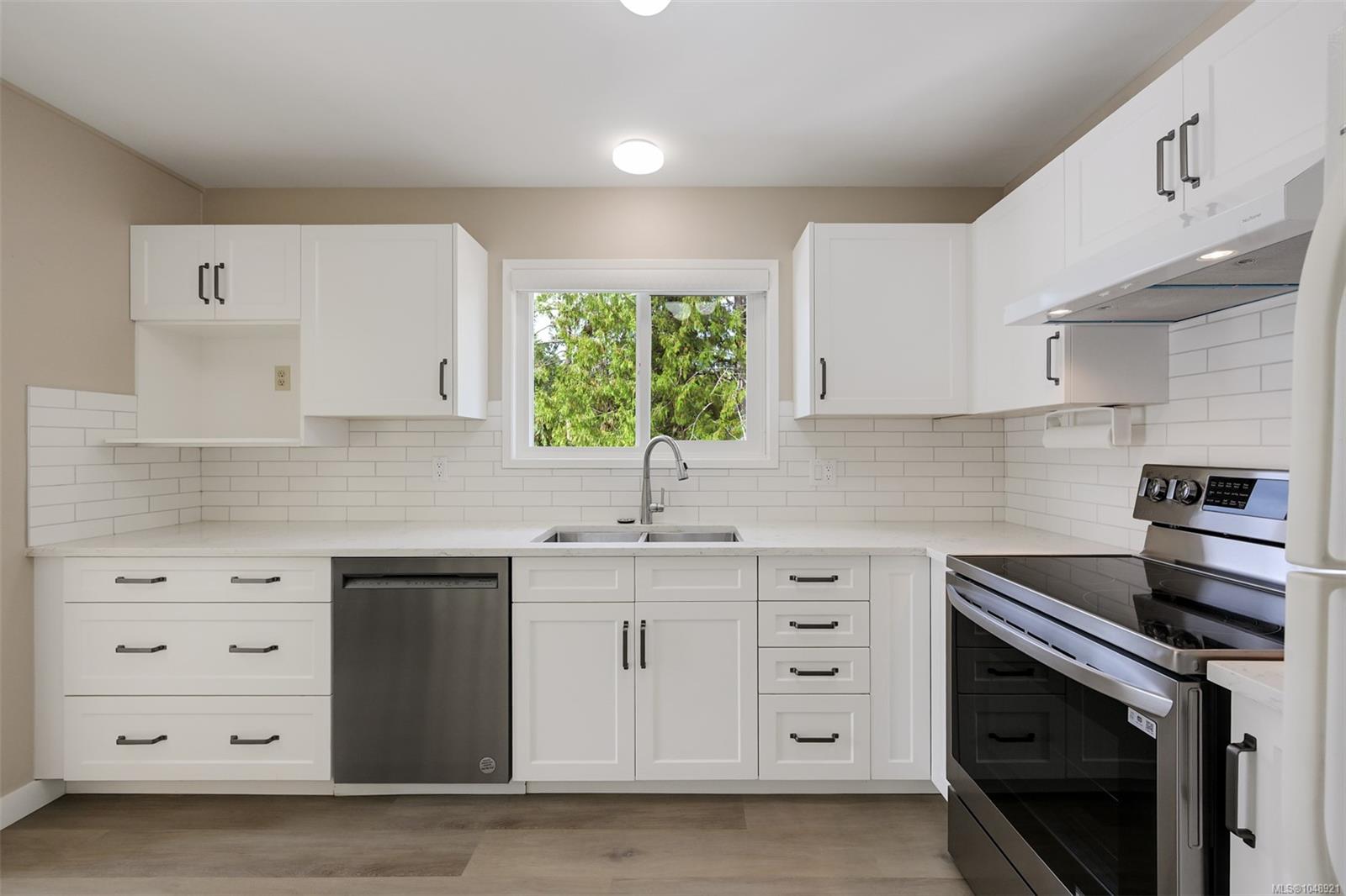 4218 Thornhill Cres