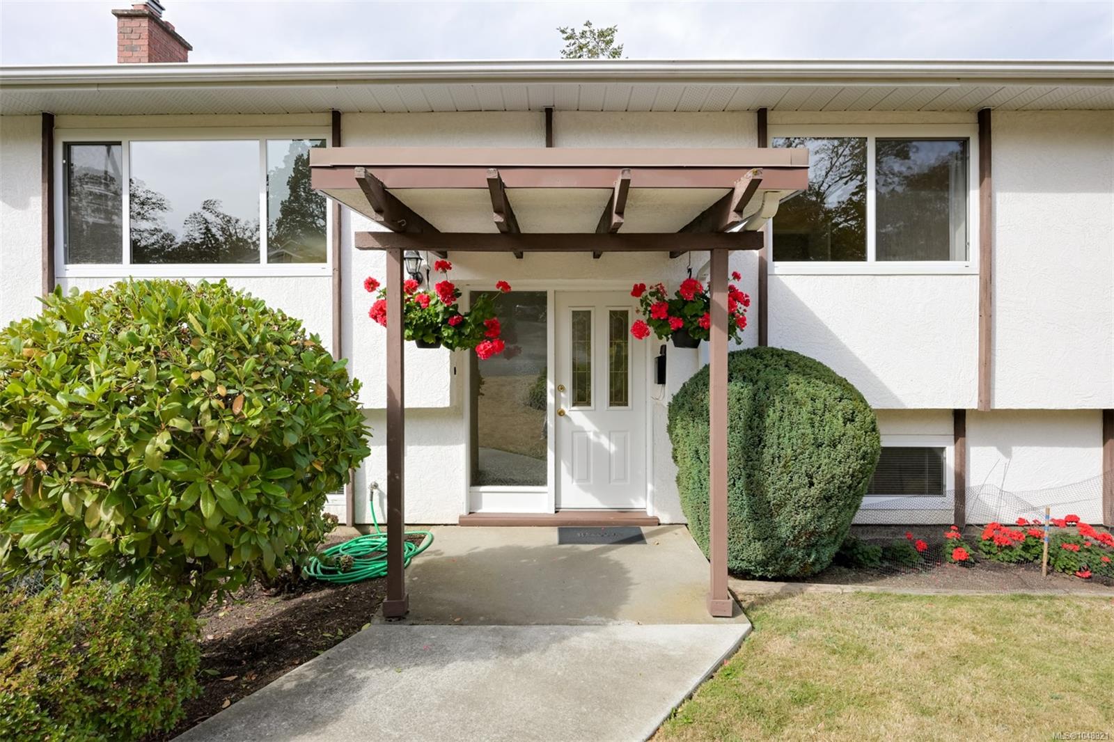 4218 Thornhill Cres