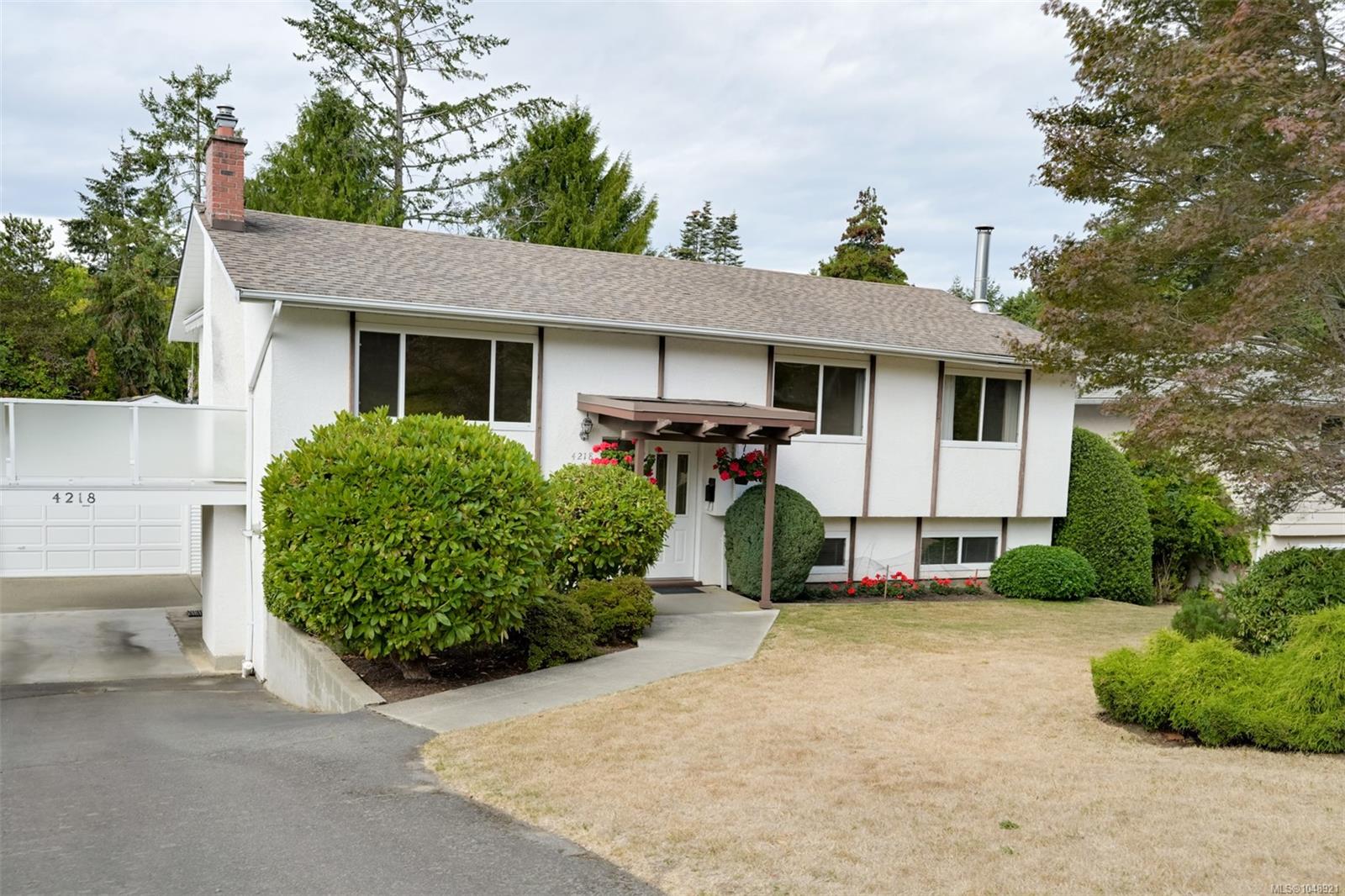 4218 Thornhill Cres