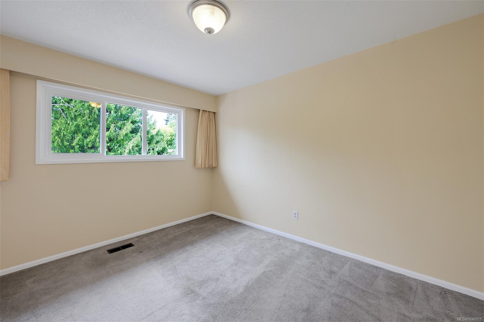 4218 Thornhill Cres