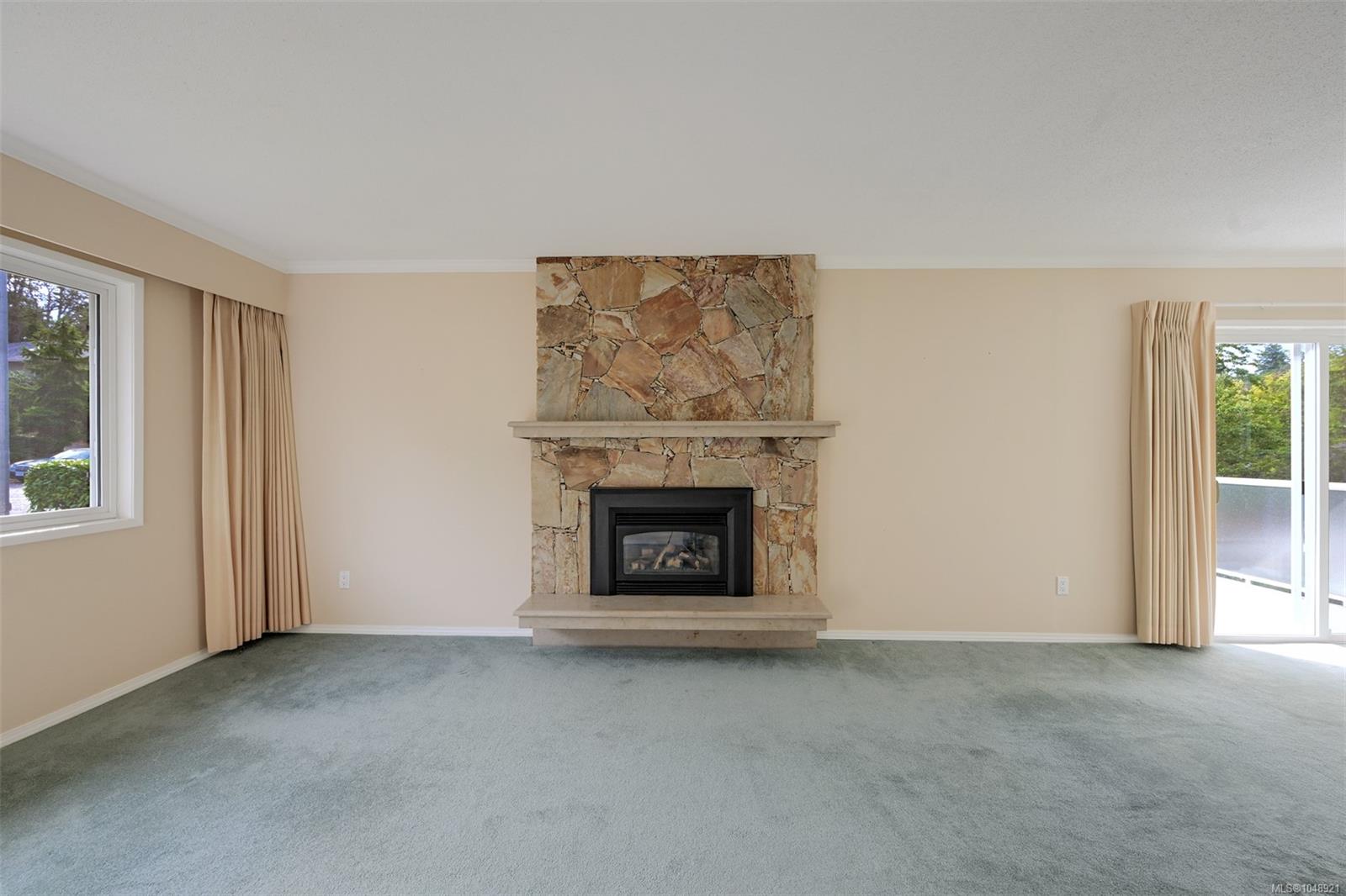 4218 Thornhill Cres