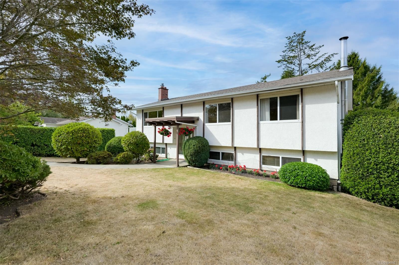 4218 Thornhill Cres