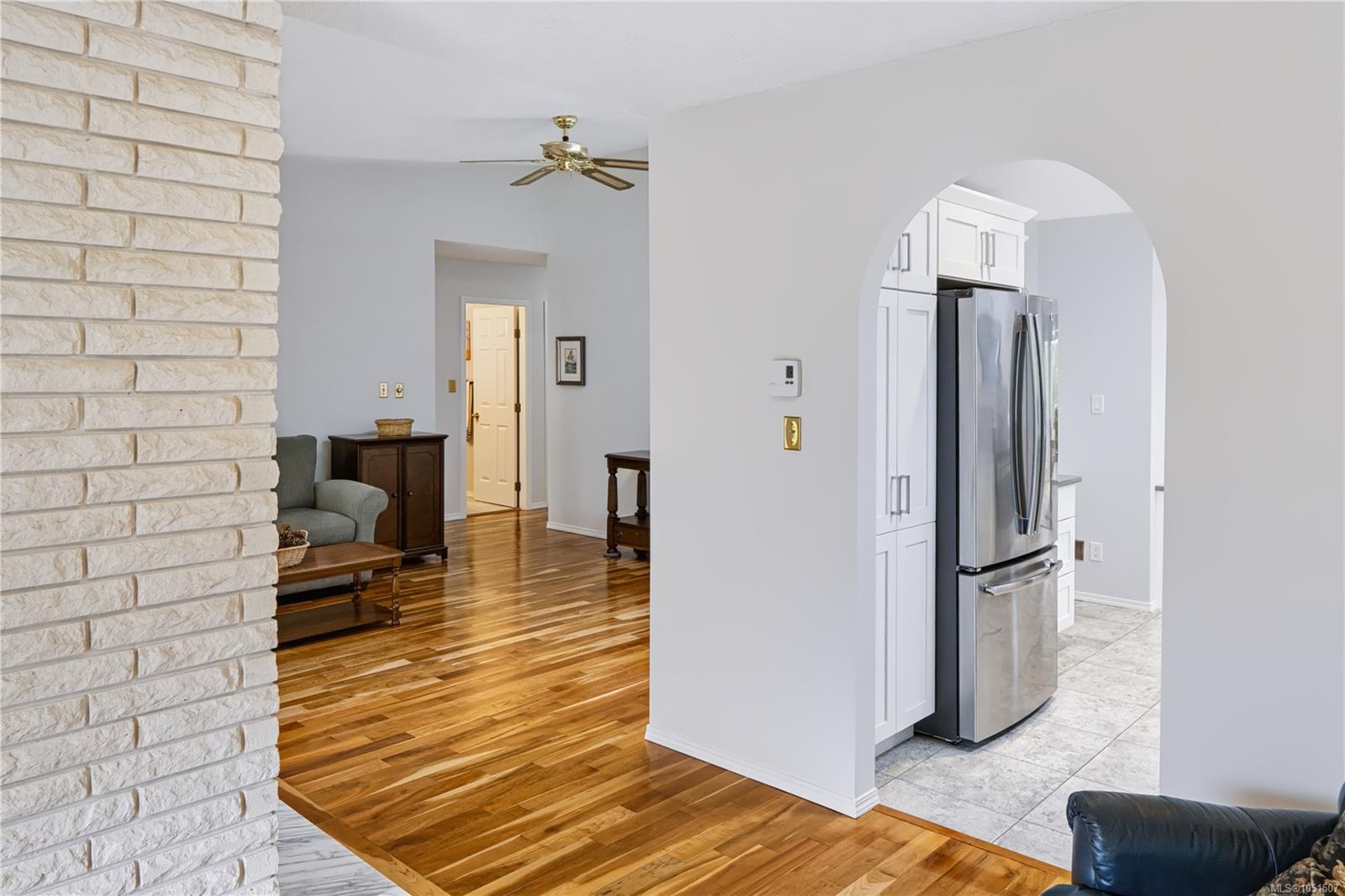 1309 Layritz Pl