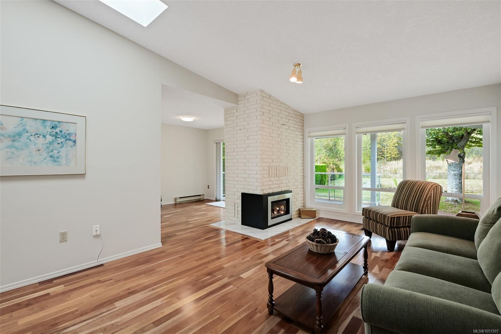 1309 Layritz Pl