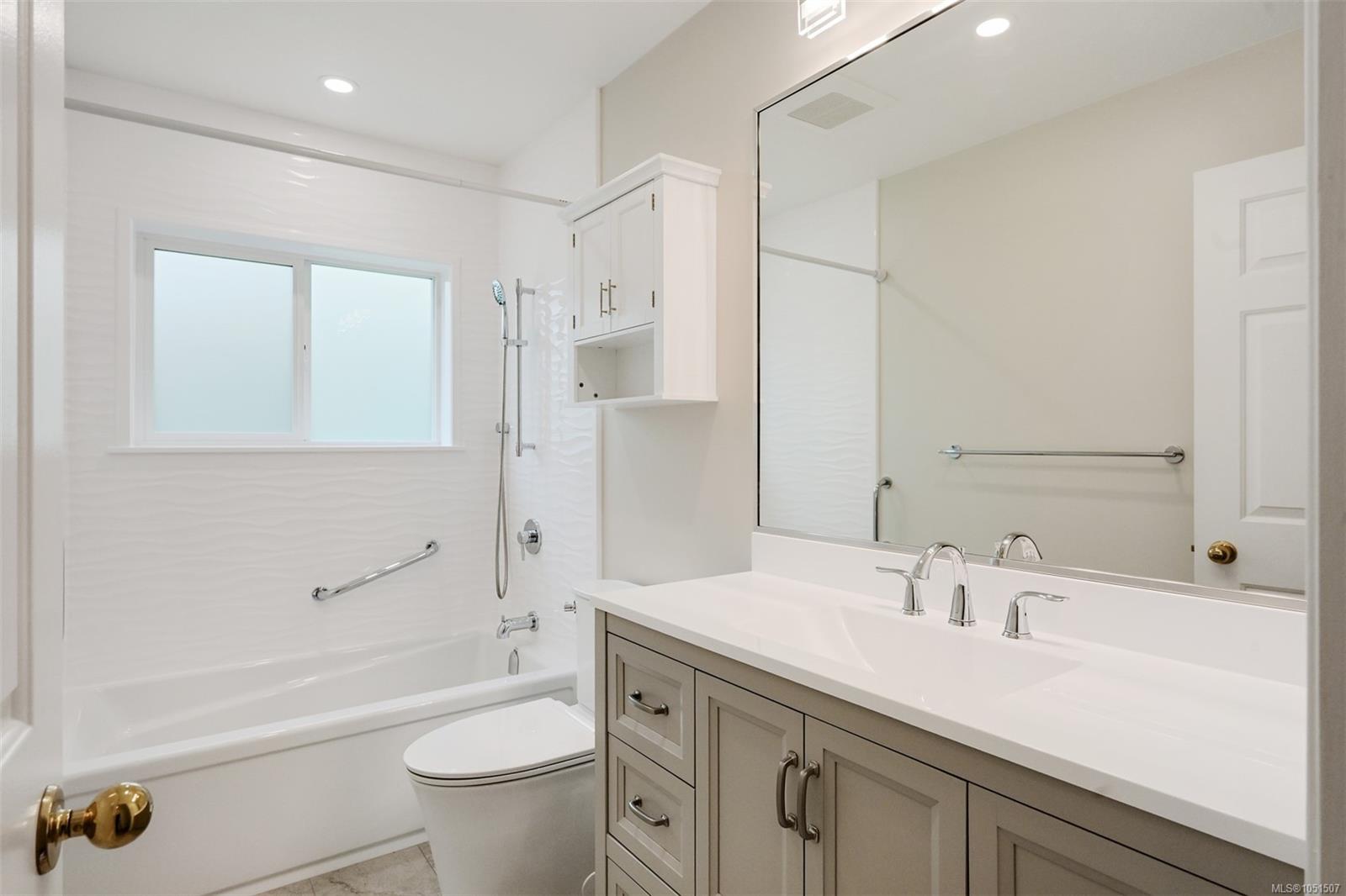 1309 Layritz Pl
