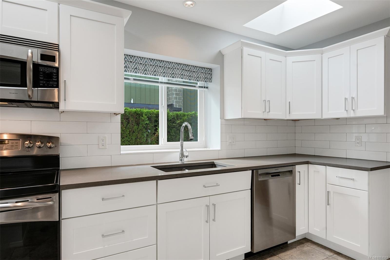 1309 Layritz Pl