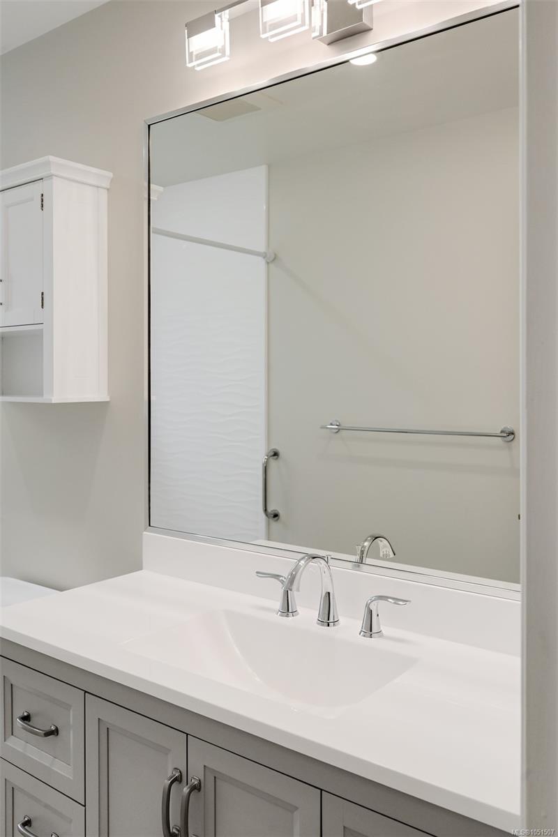 1309 Layritz Pl