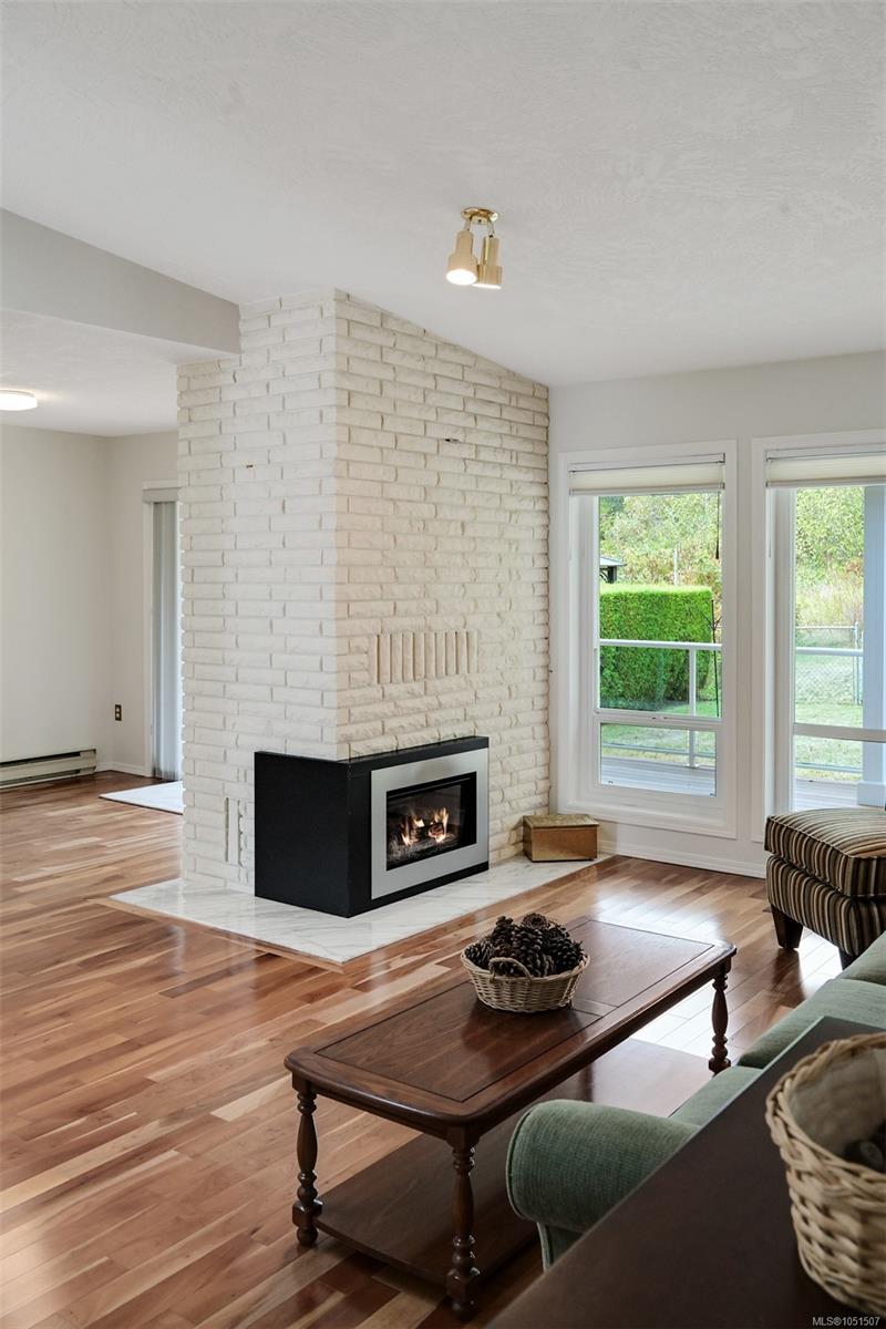 1309 Layritz Pl