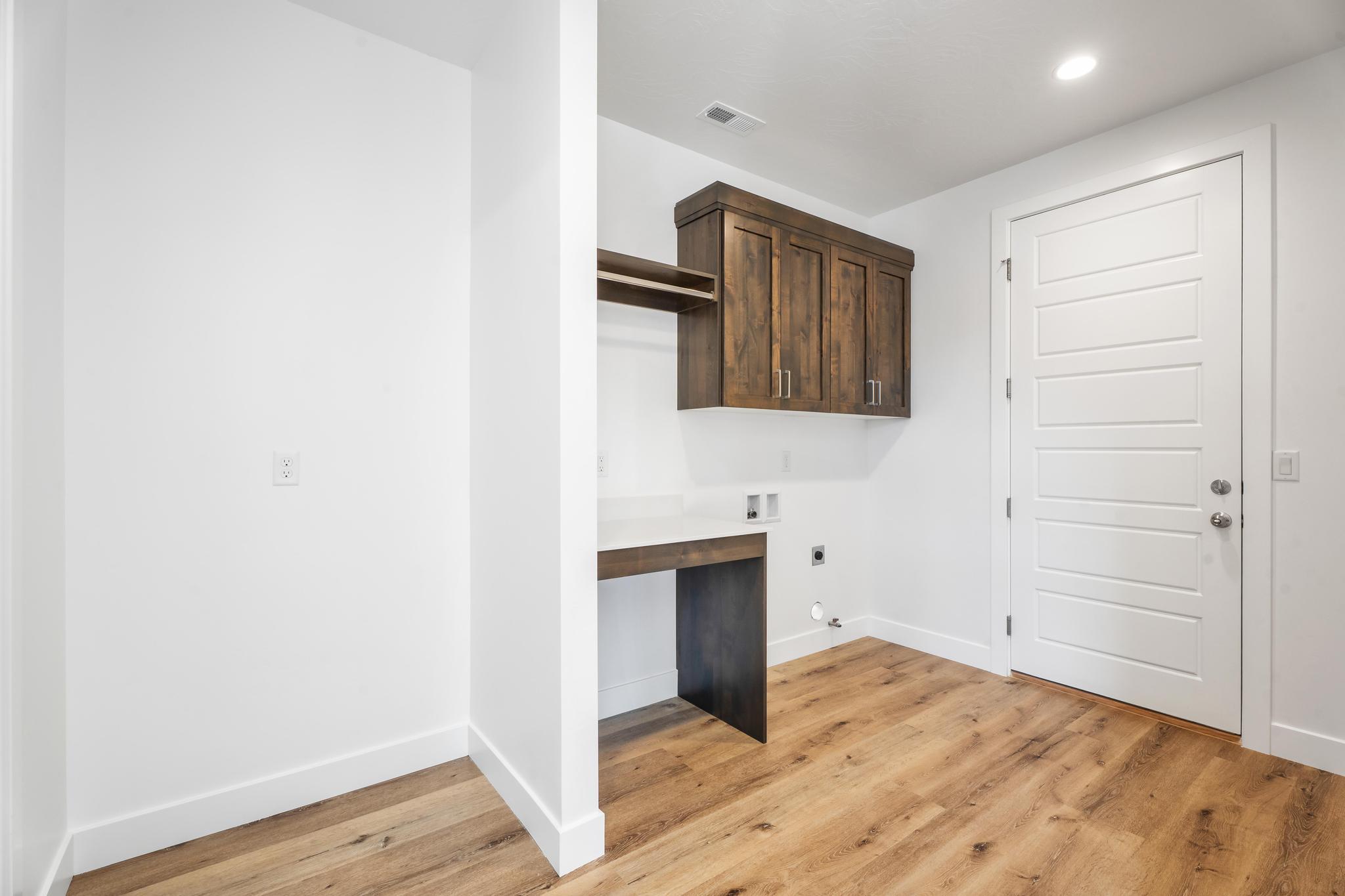 3361 W Palomar