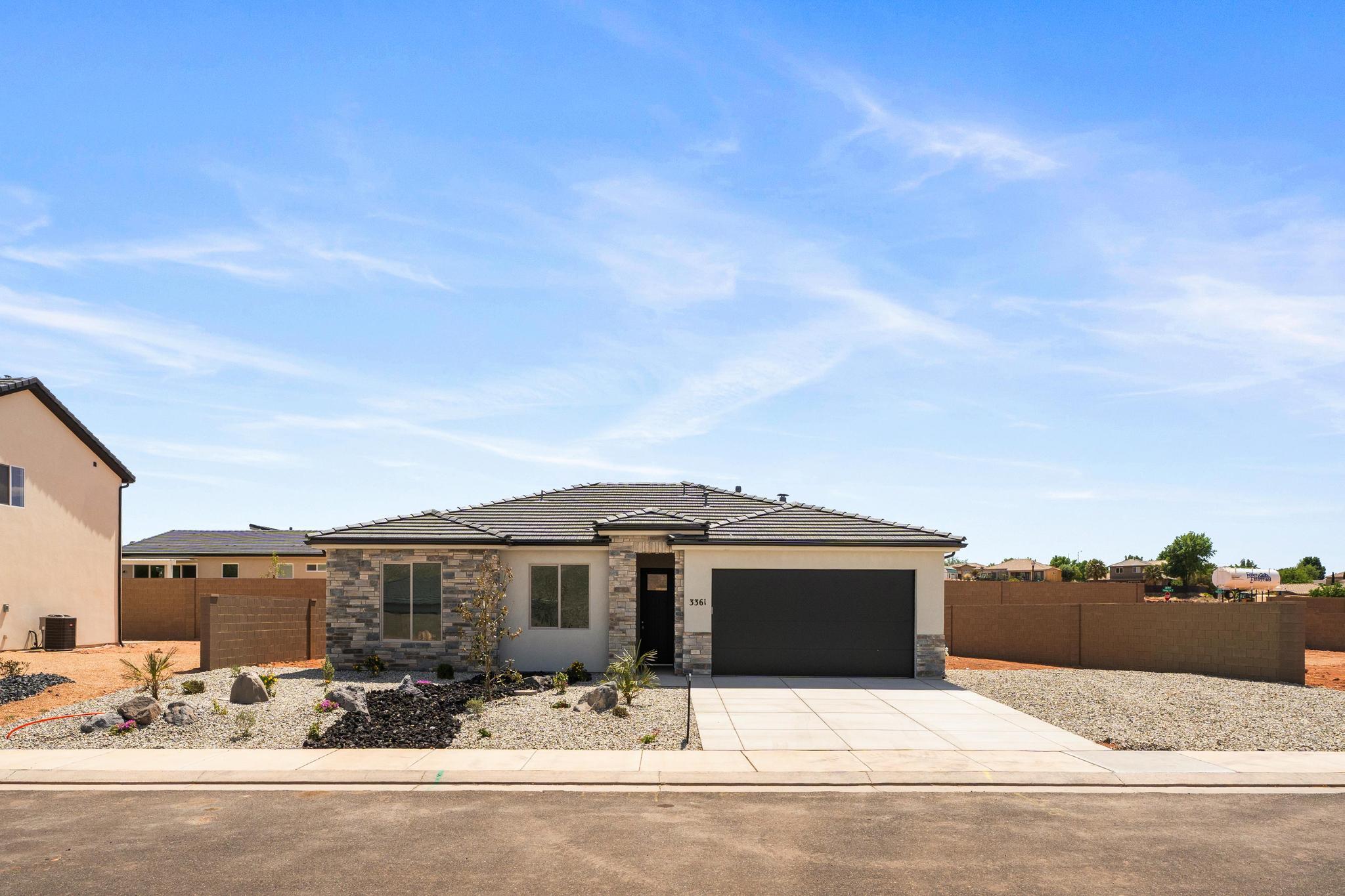 3361 W Palomar