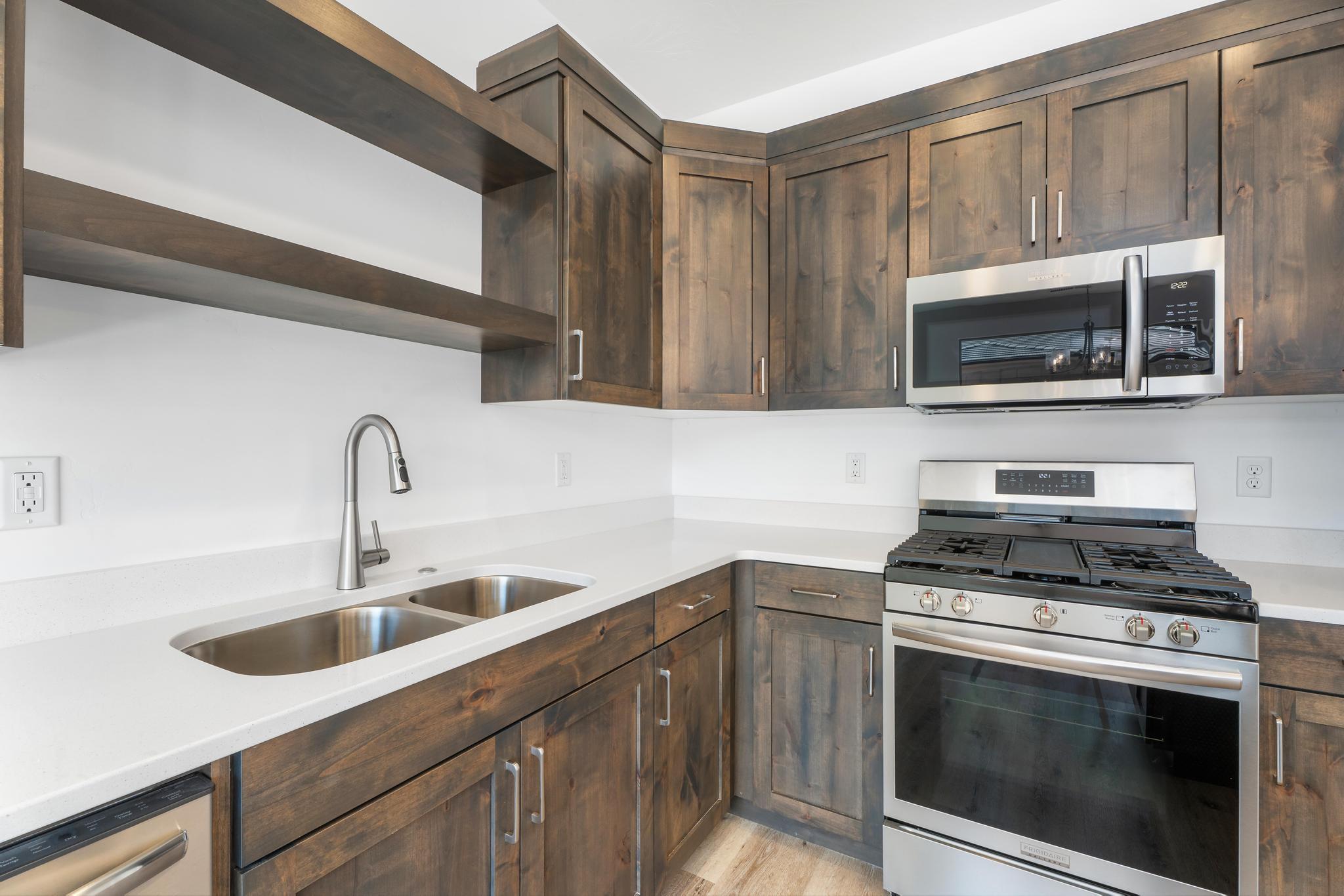 3361 W Palomar