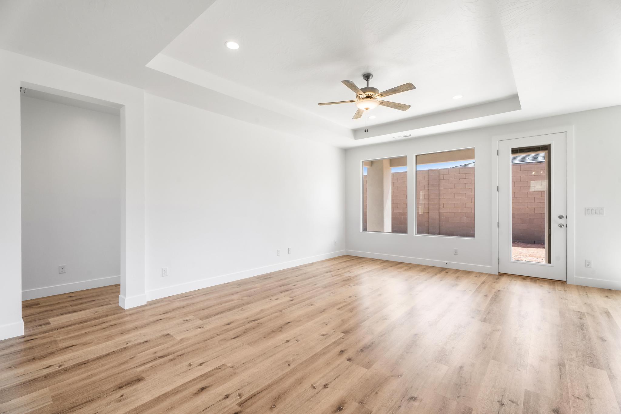 3361 W Palomar