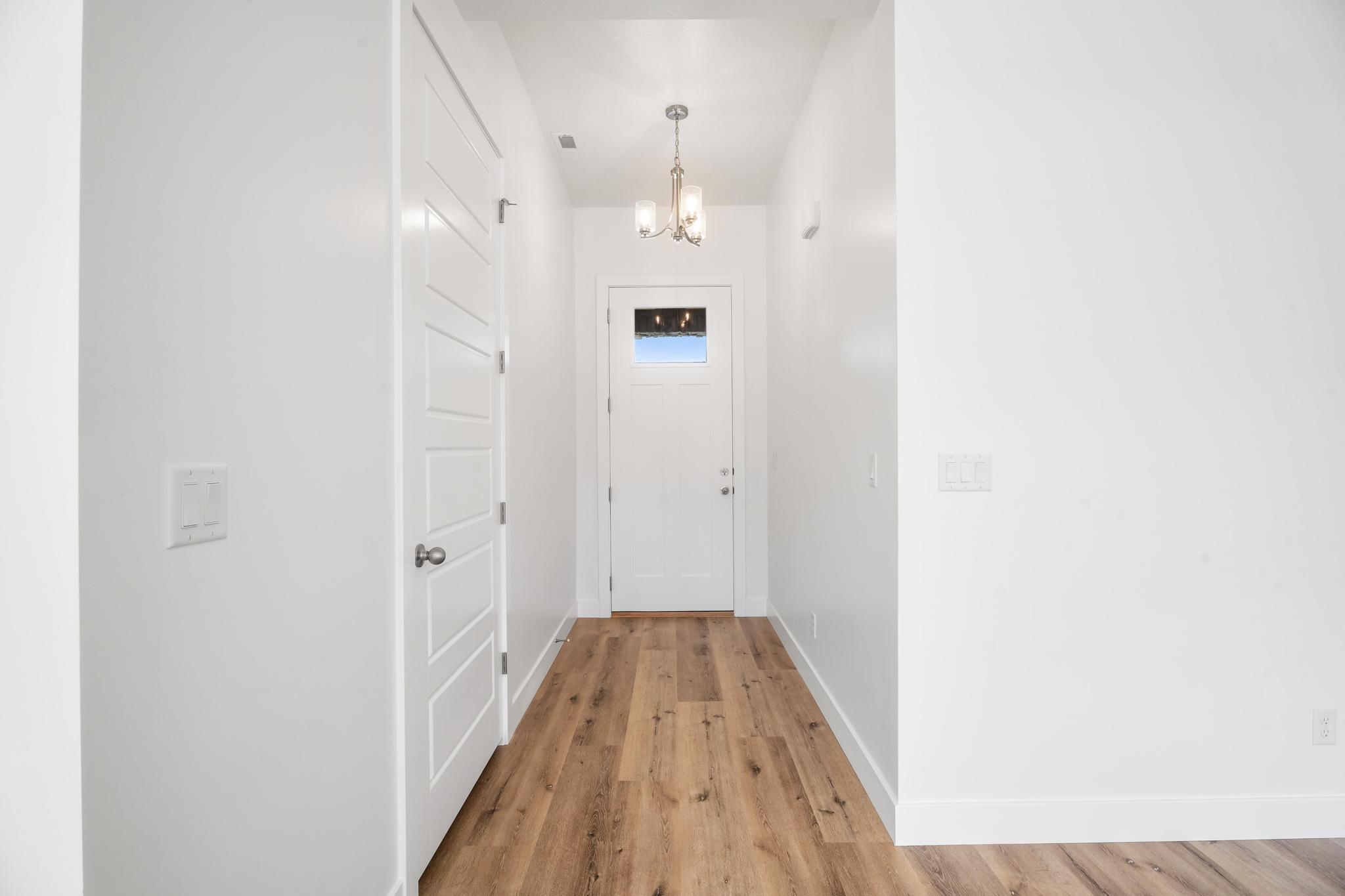 3361 W Palomar