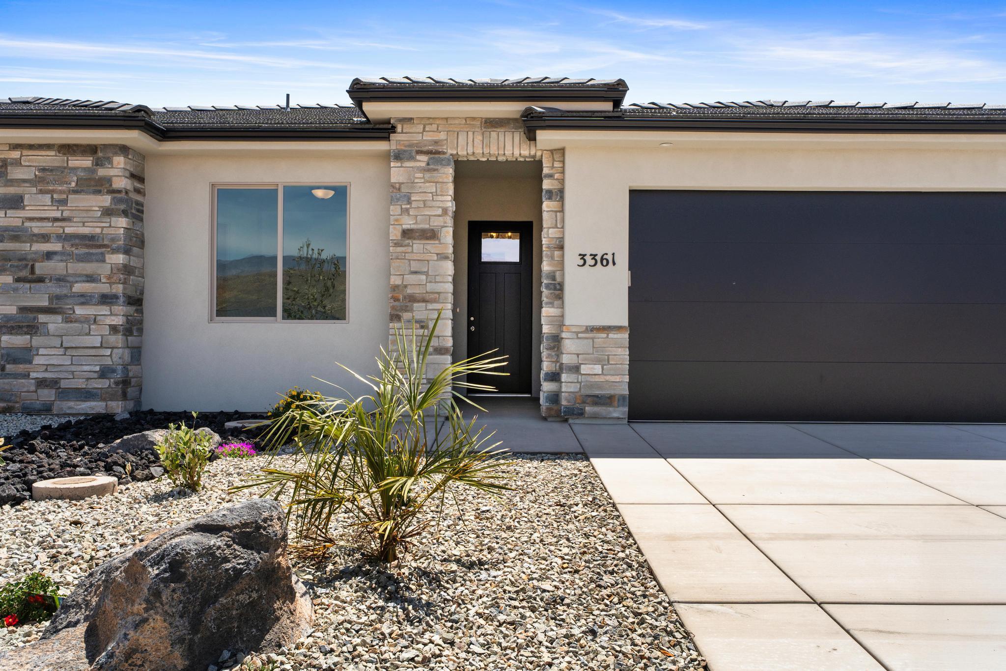 3361 W Palomar