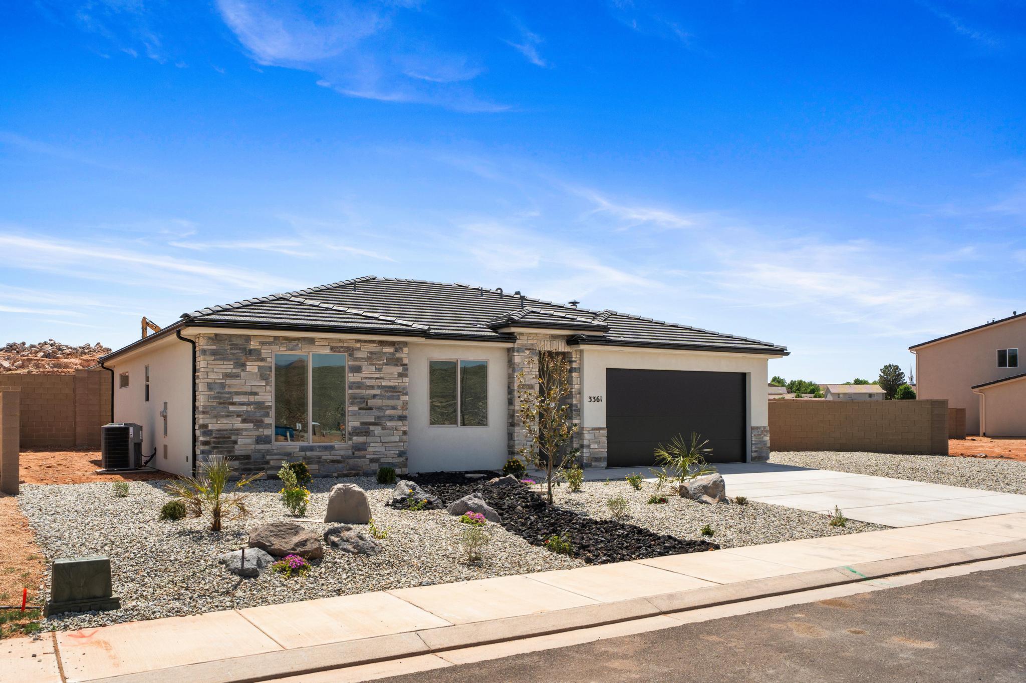 3361 W Palomar