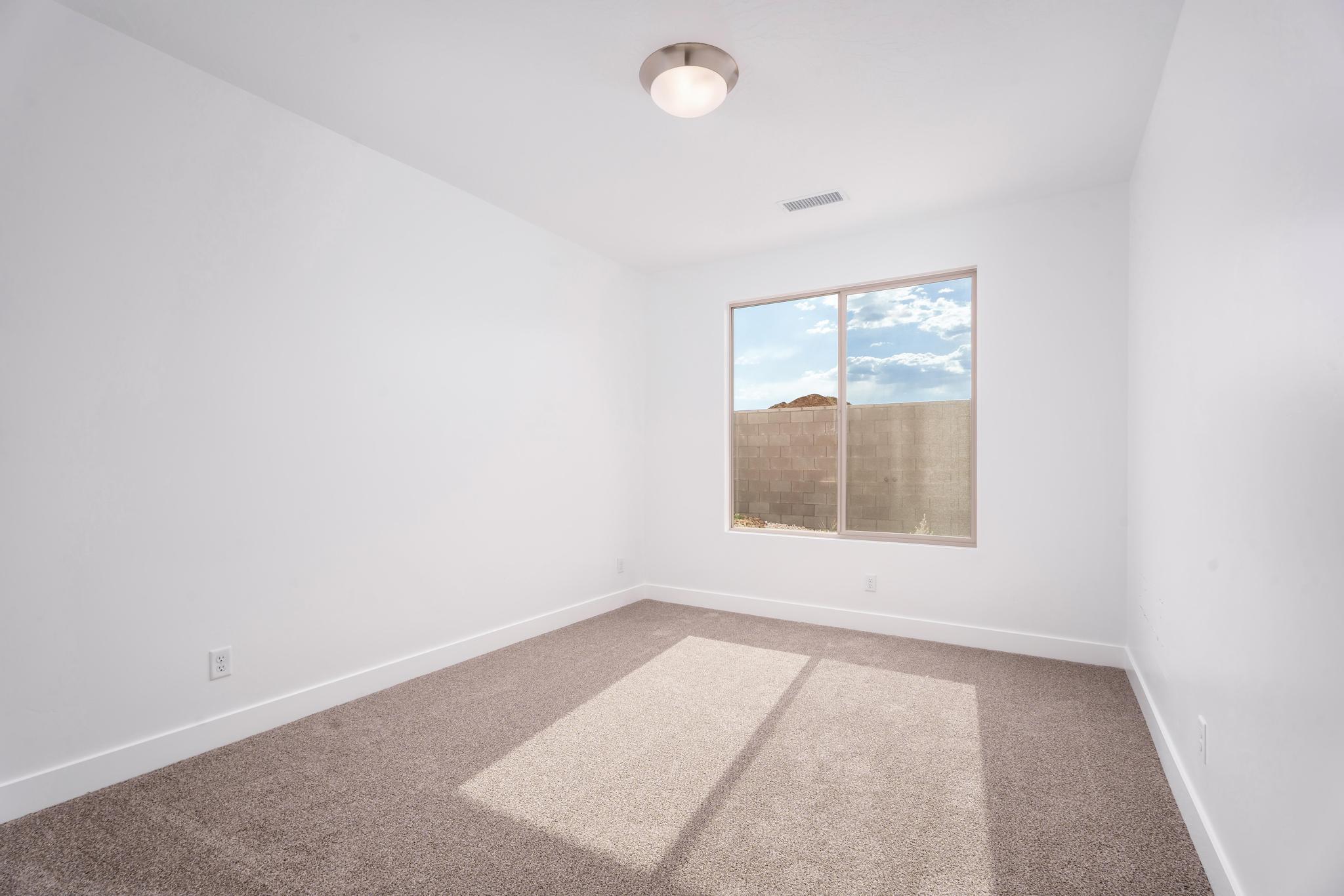1005 N 20 W
