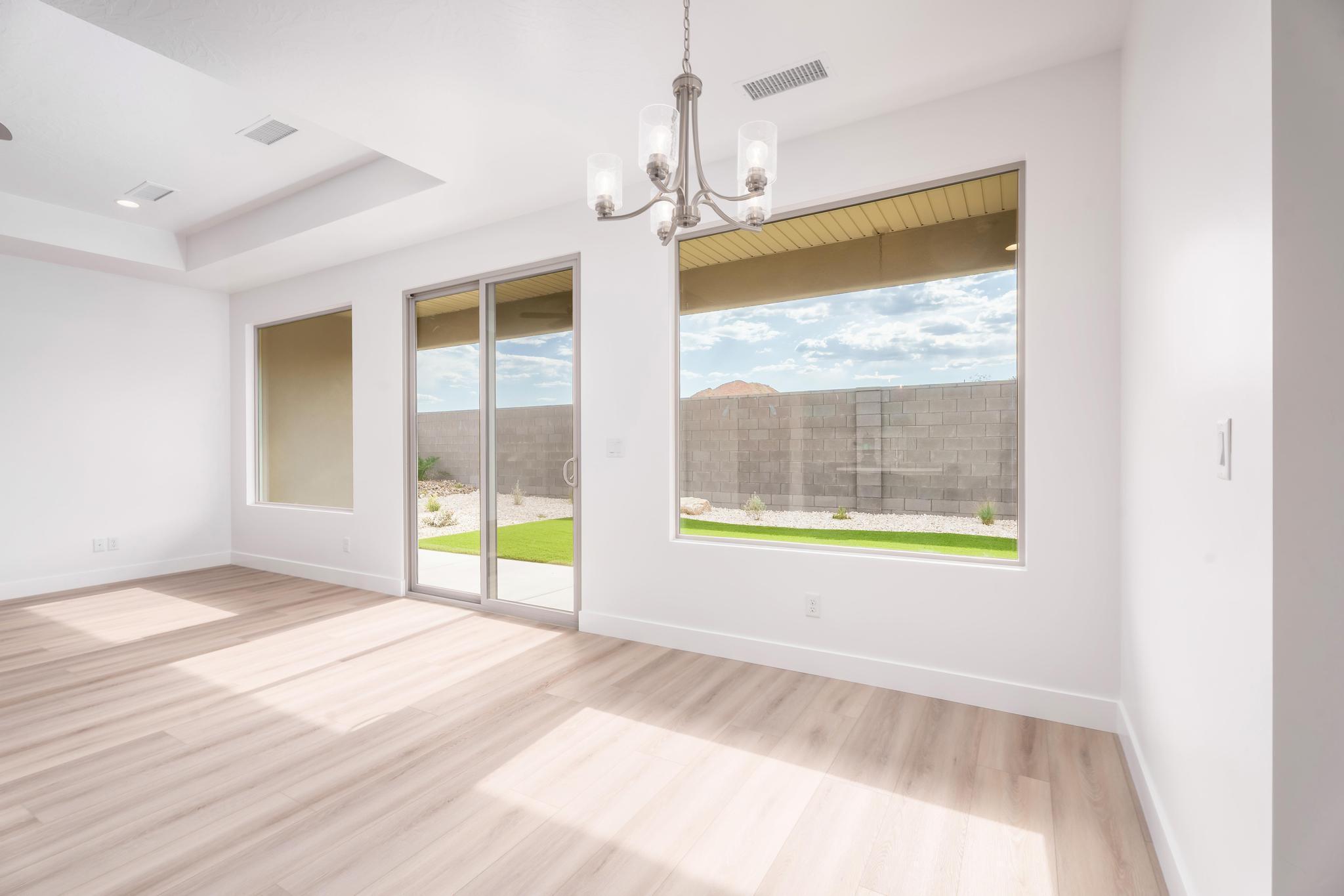 1005 N 20 W