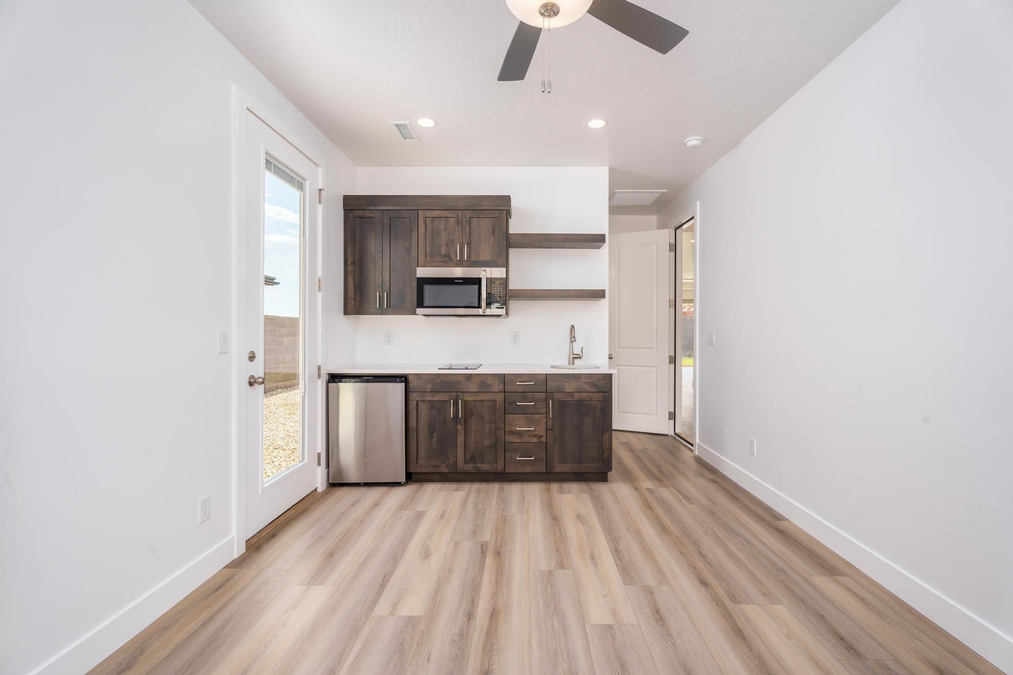 1005 N 20 W
