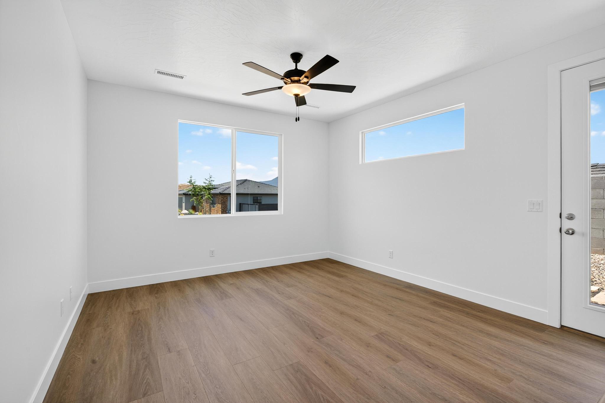 732 N 15 W