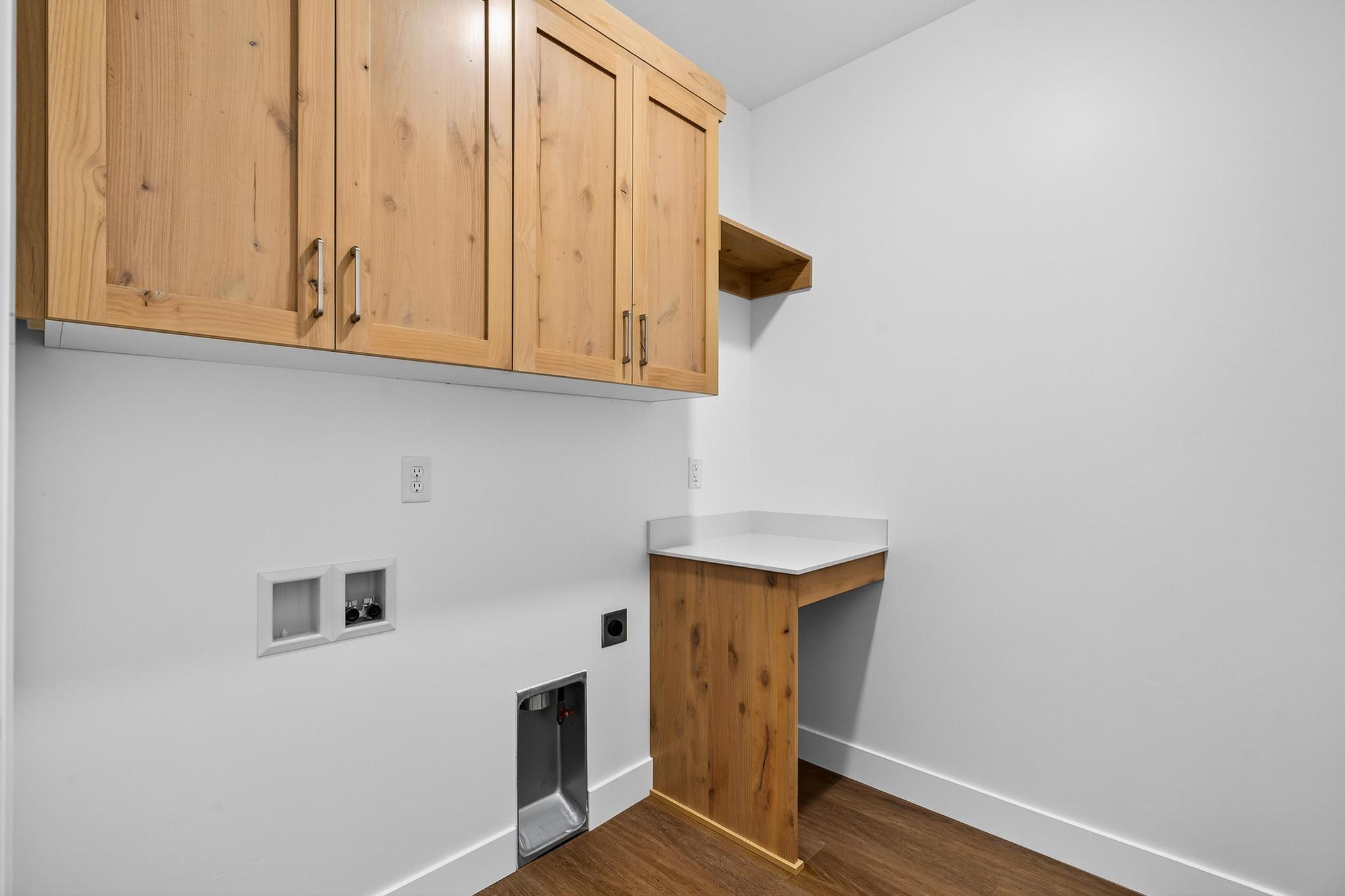 732 N 15 W