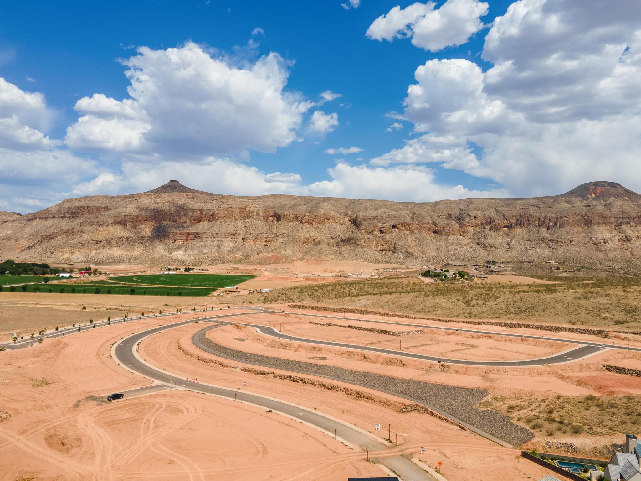 1772 W Monument Valley RD