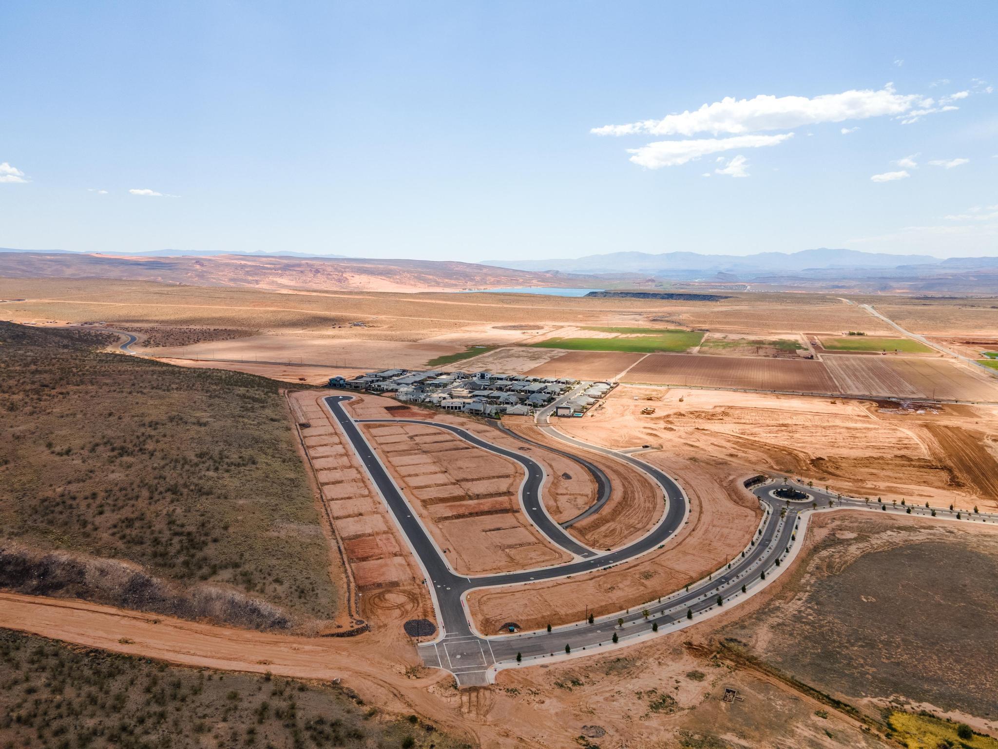 1772 W Monument Valley RD