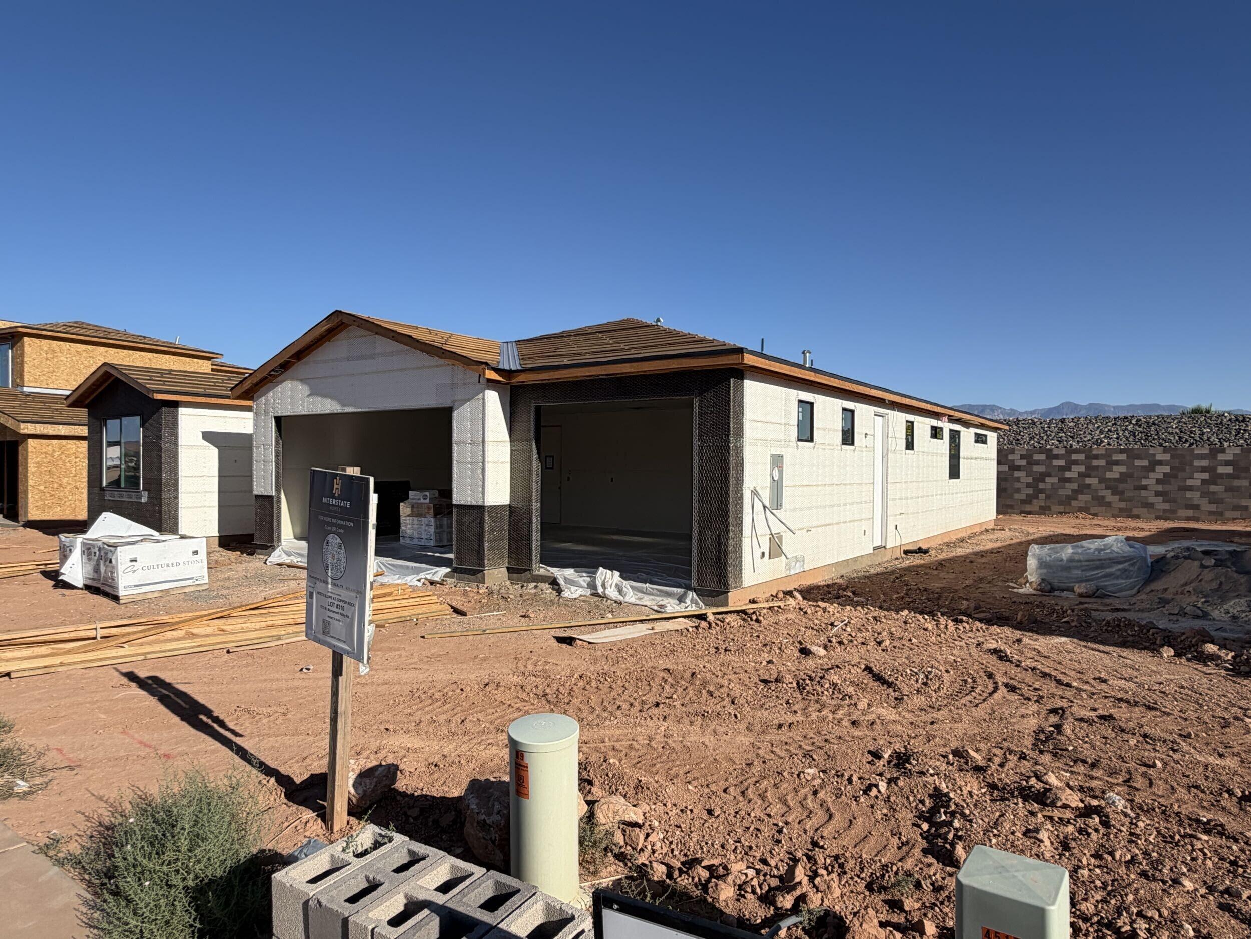 1772 W Monument Valley RD
