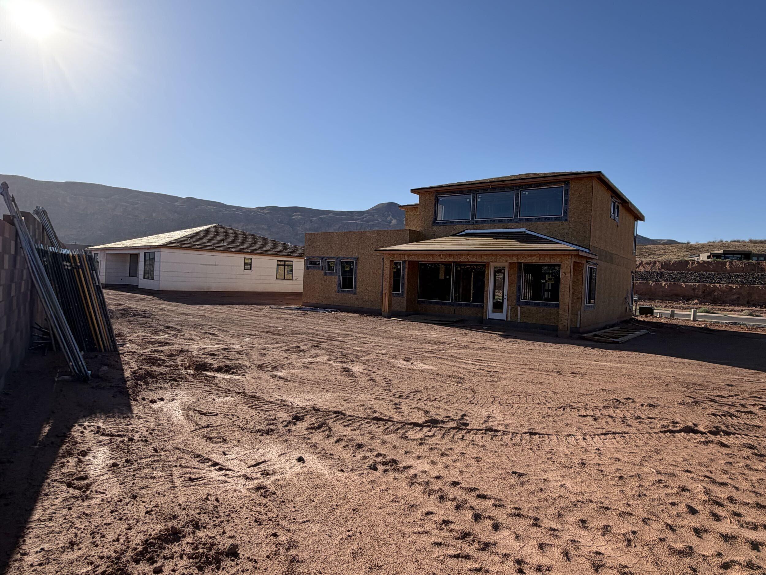 1784 W Monument Valley RD