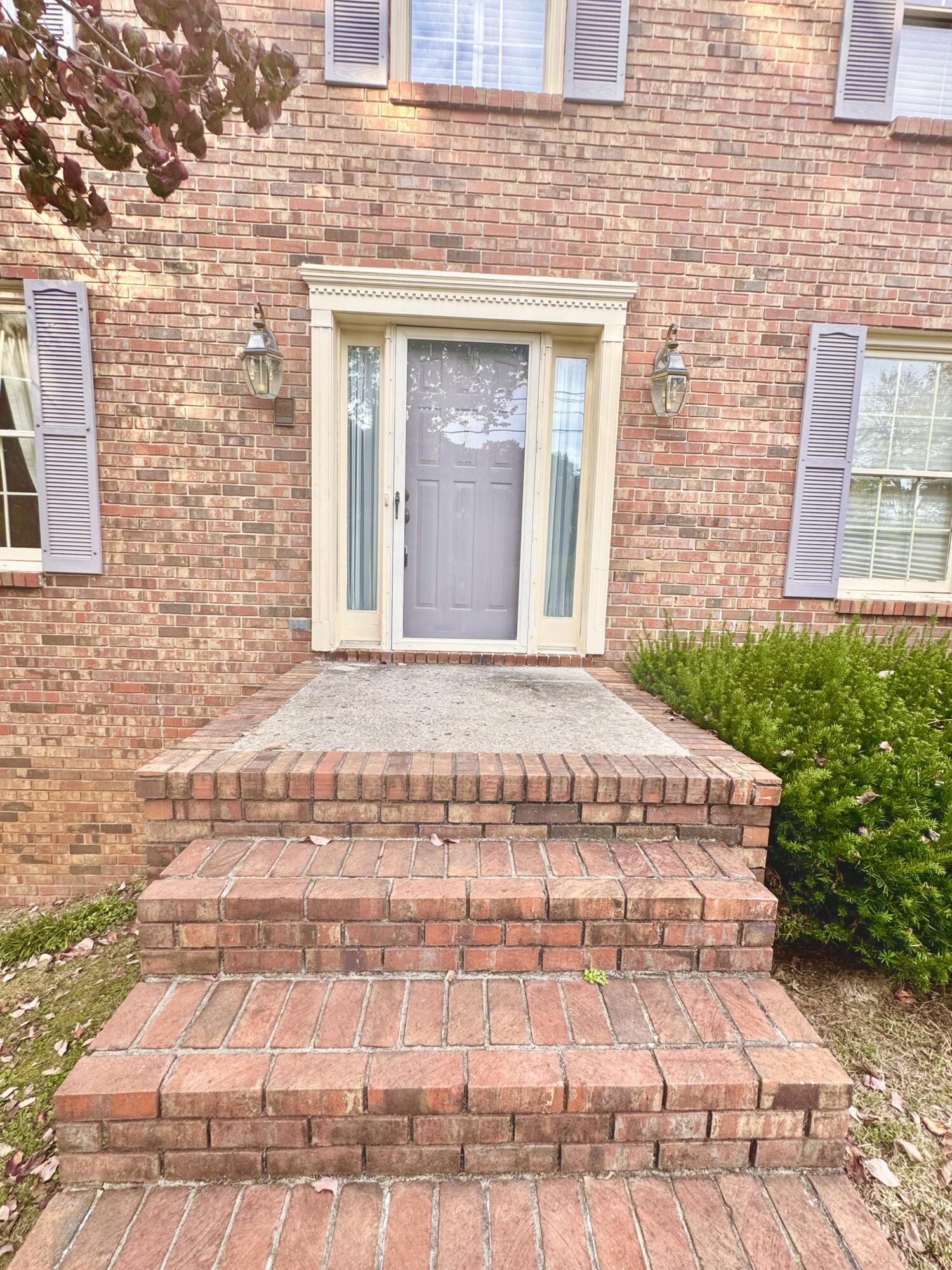 6424 Lake Shadows Circle