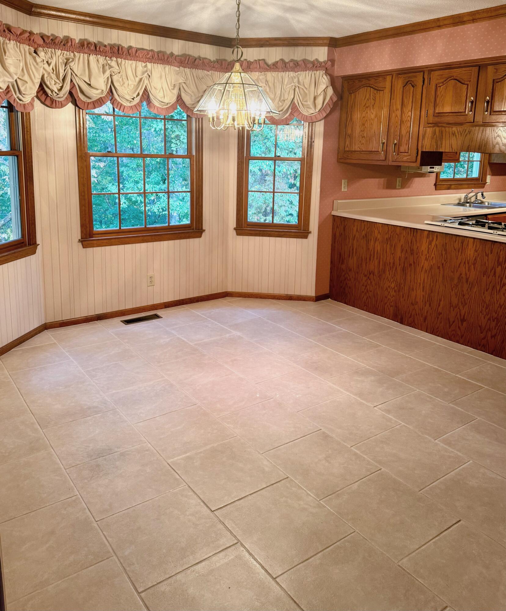 6424 Lake Shadows Circle