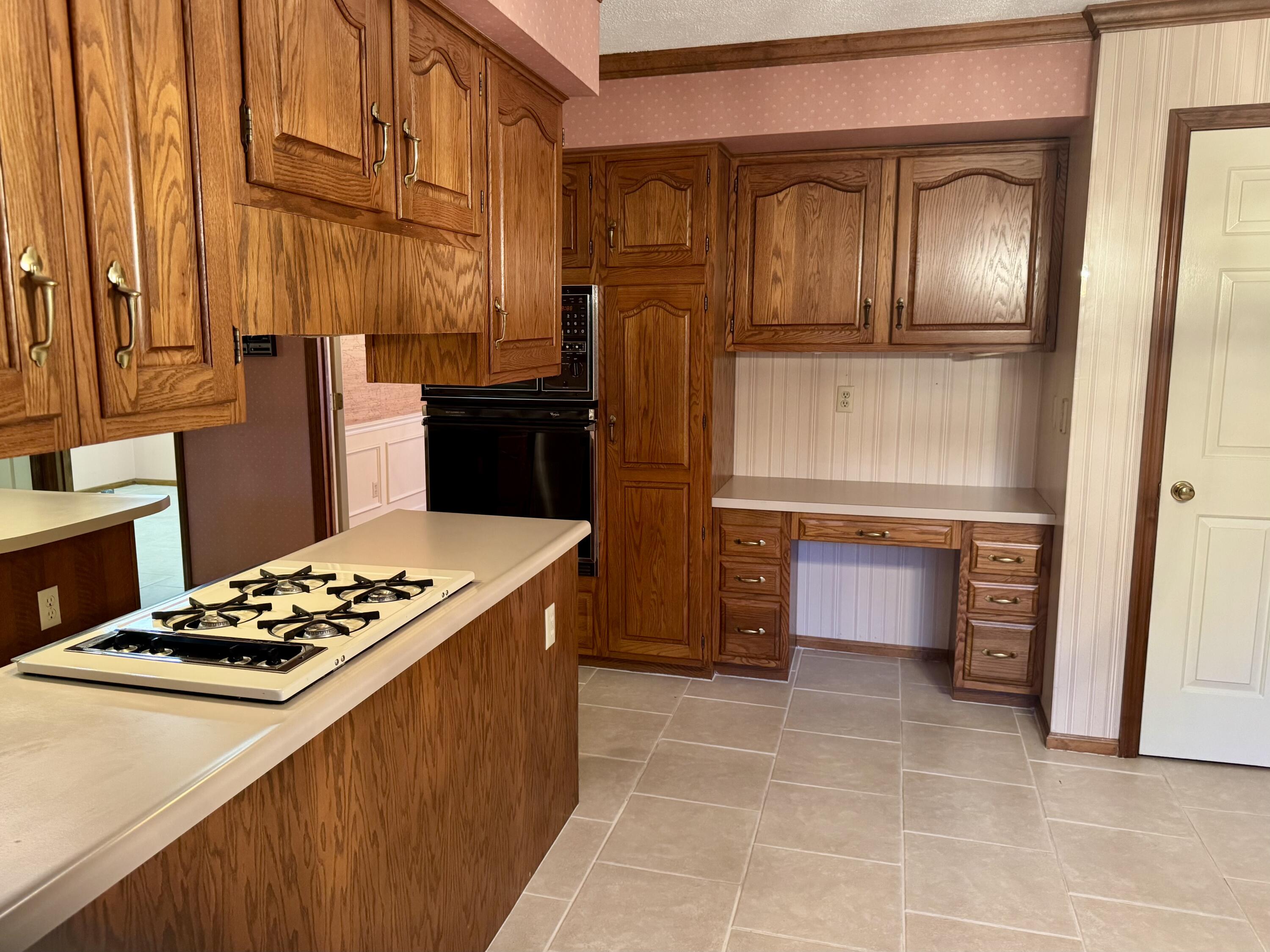 6424 Lake Shadows Circle