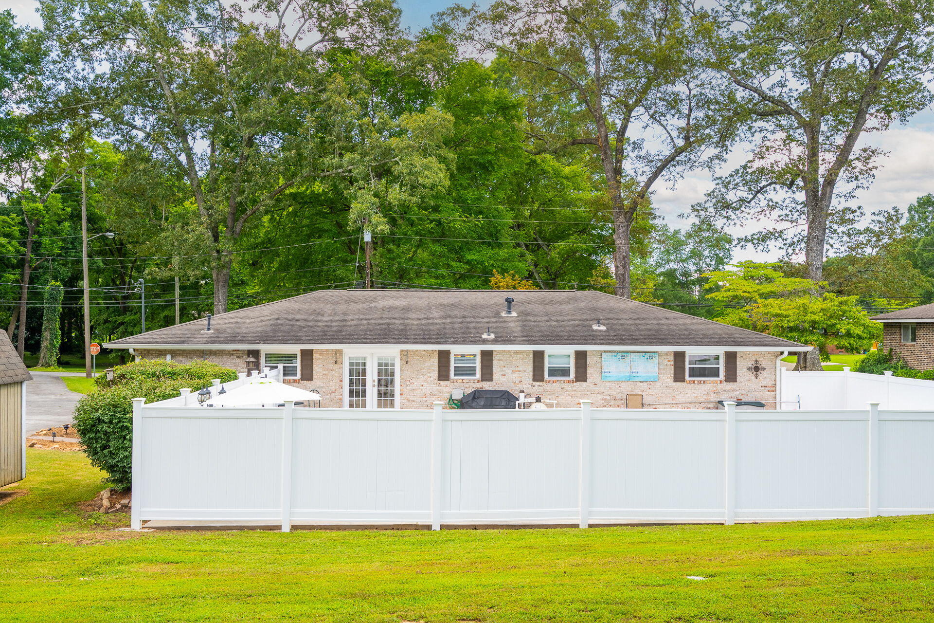 301 Clebourne Avenue