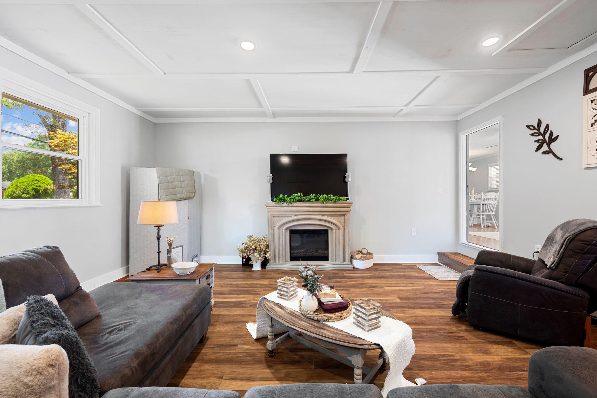 301 Clebourne Avenue