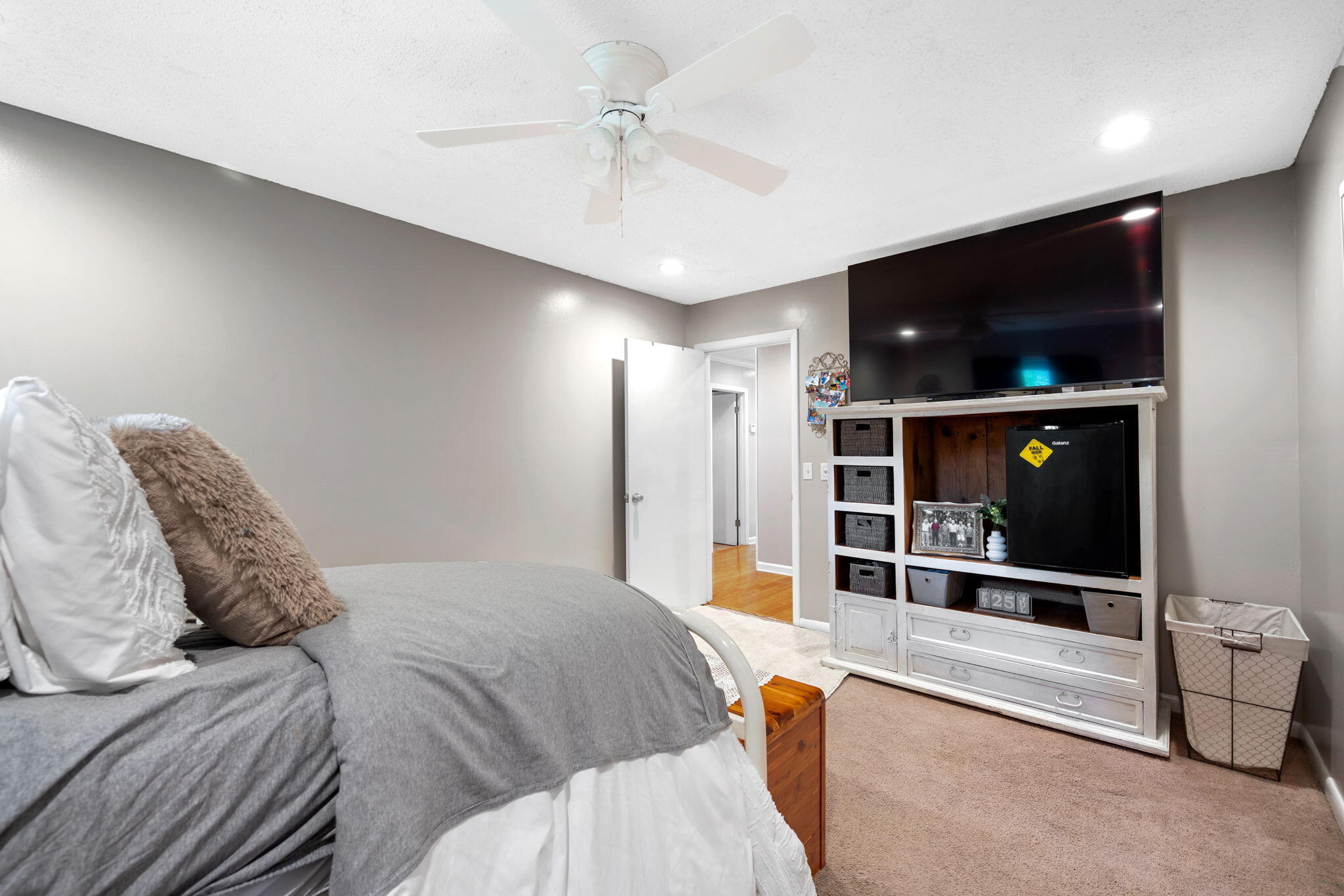 301 Clebourne Avenue