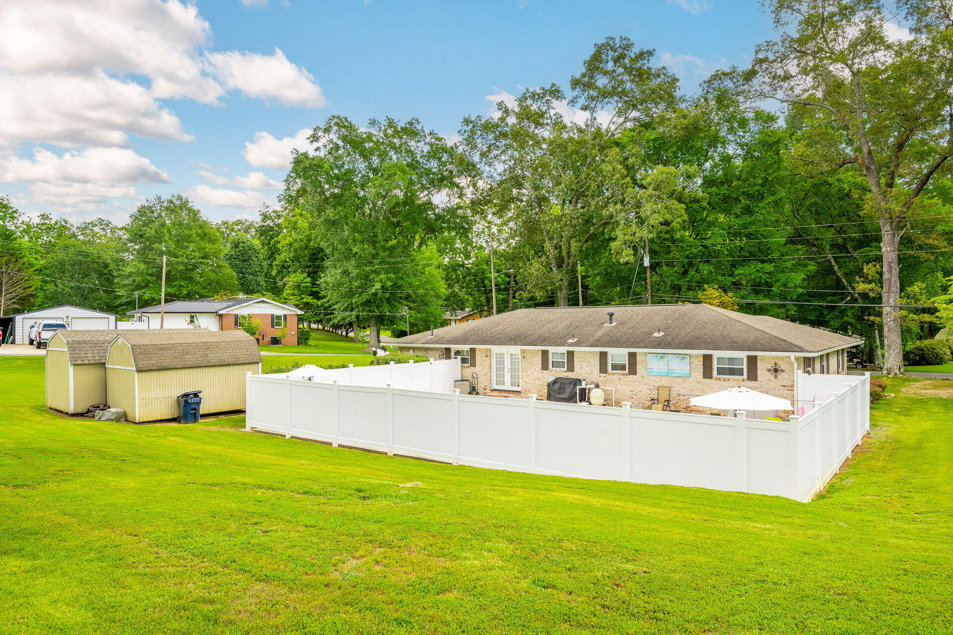 301 Clebourne Avenue