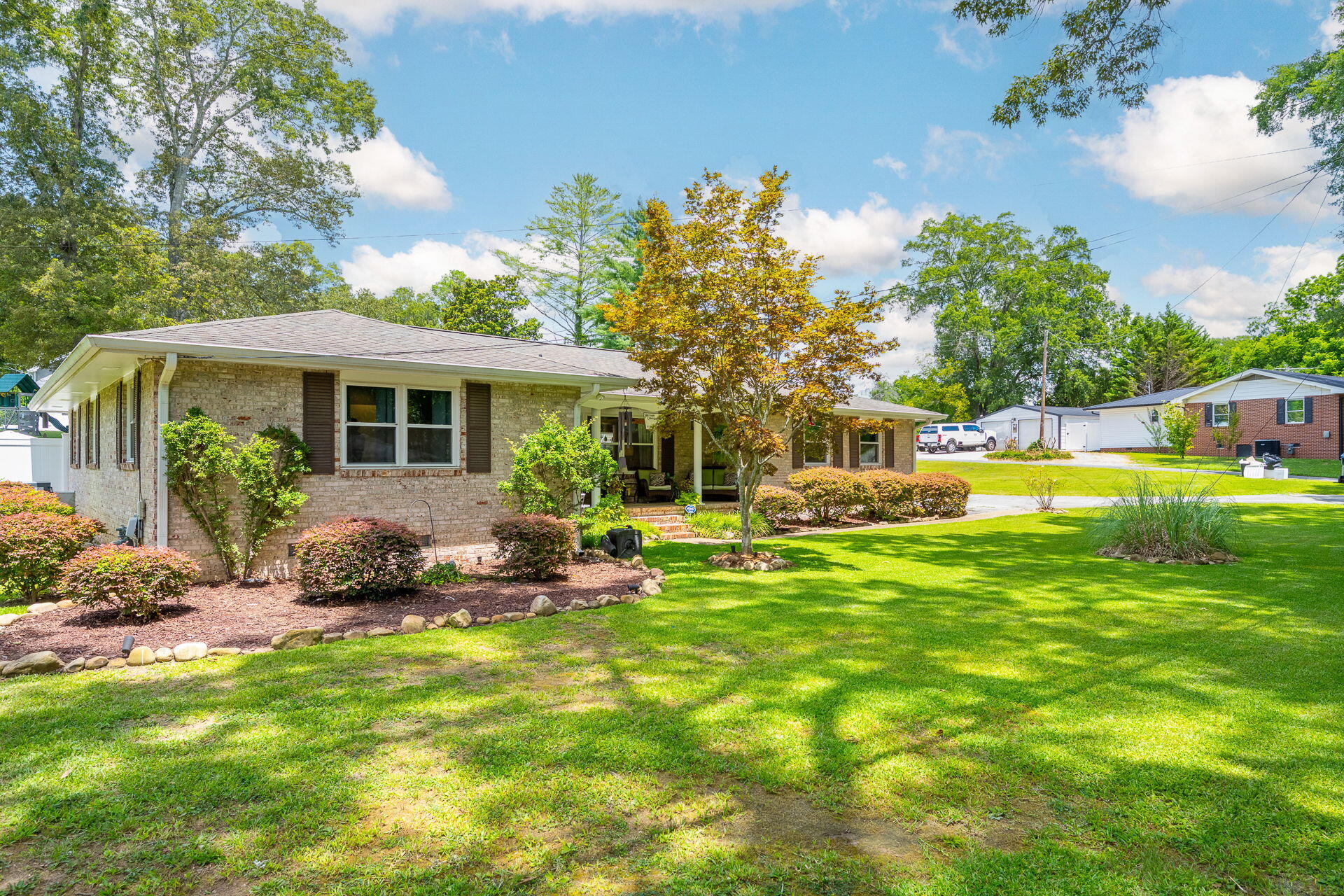 301 Clebourne Avenue