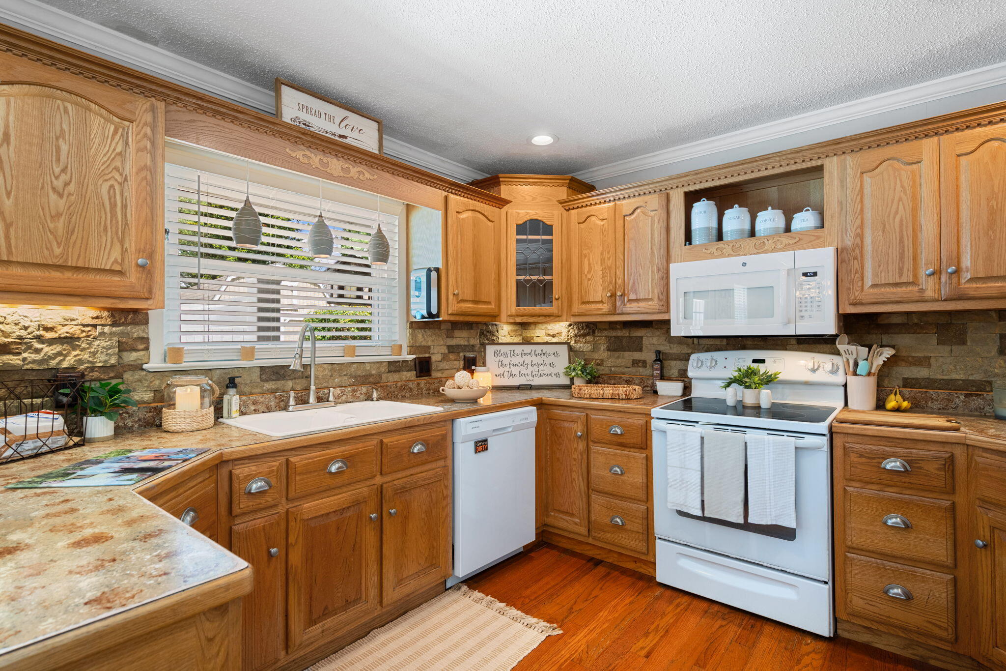 301 Clebourne Avenue