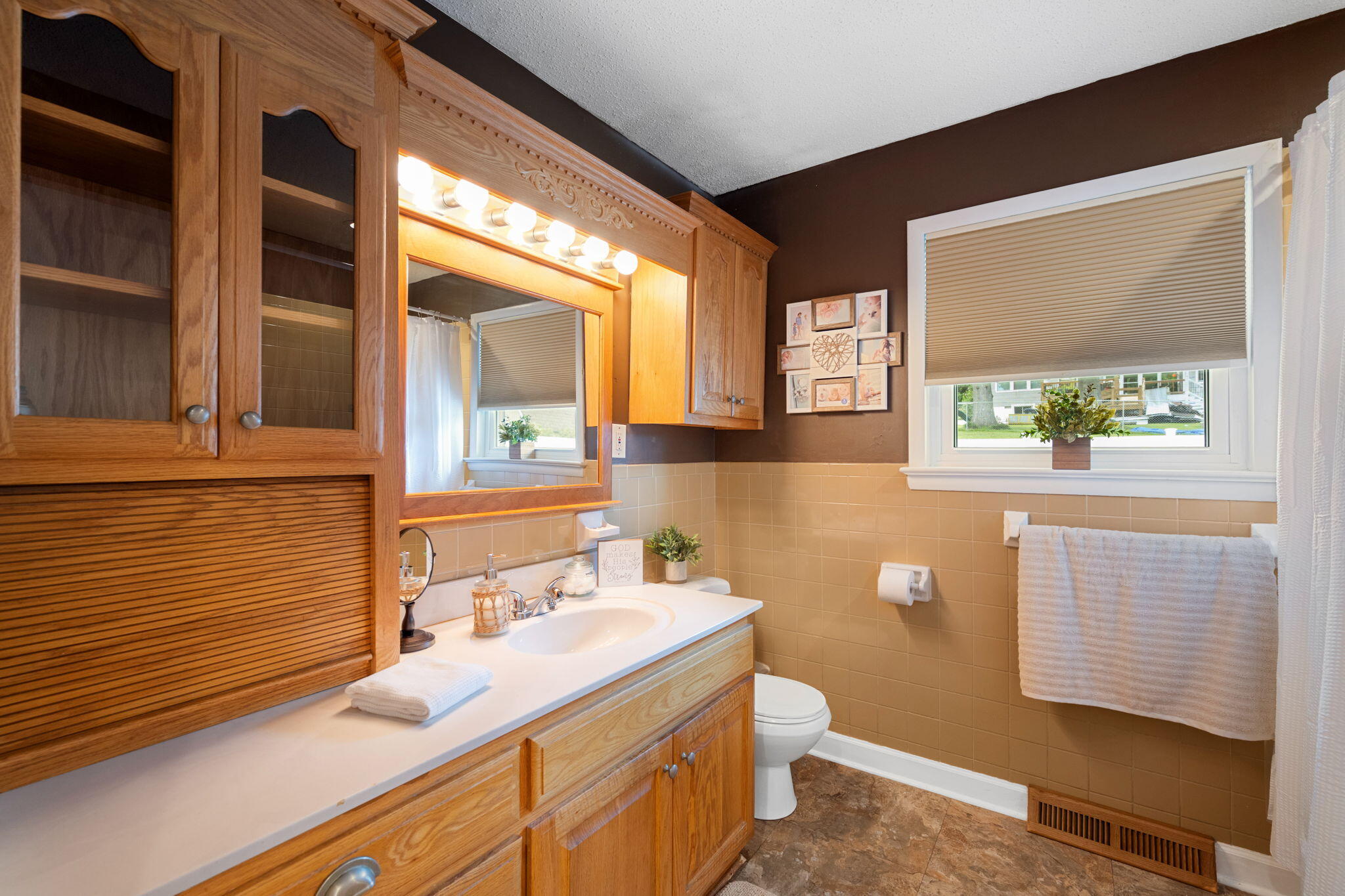 301 Clebourne Avenue