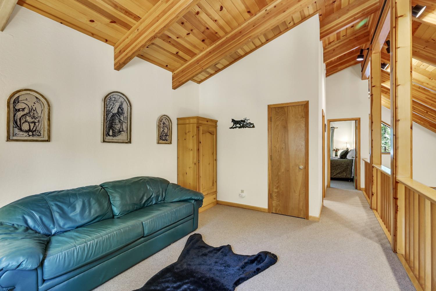 1476 Topanga Lane