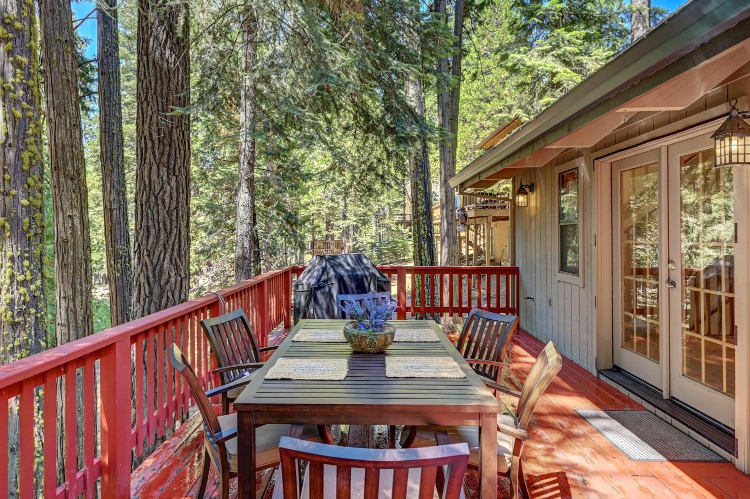 1476 Topanga Lane