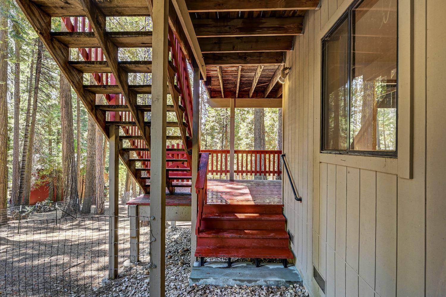 1476 Topanga Lane