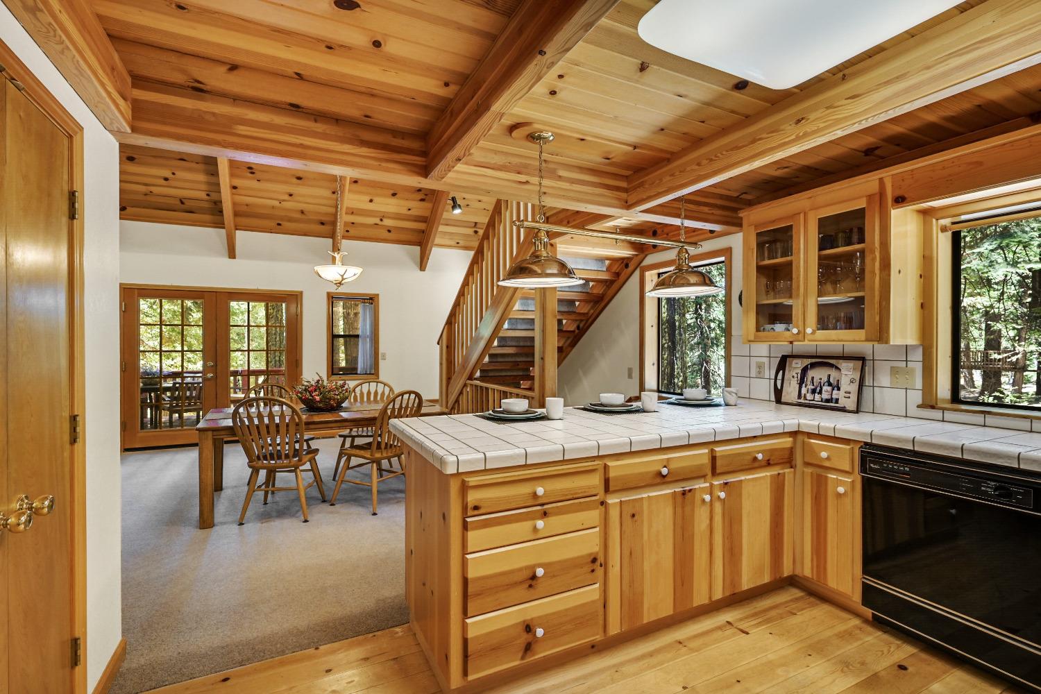1476 Topanga Lane