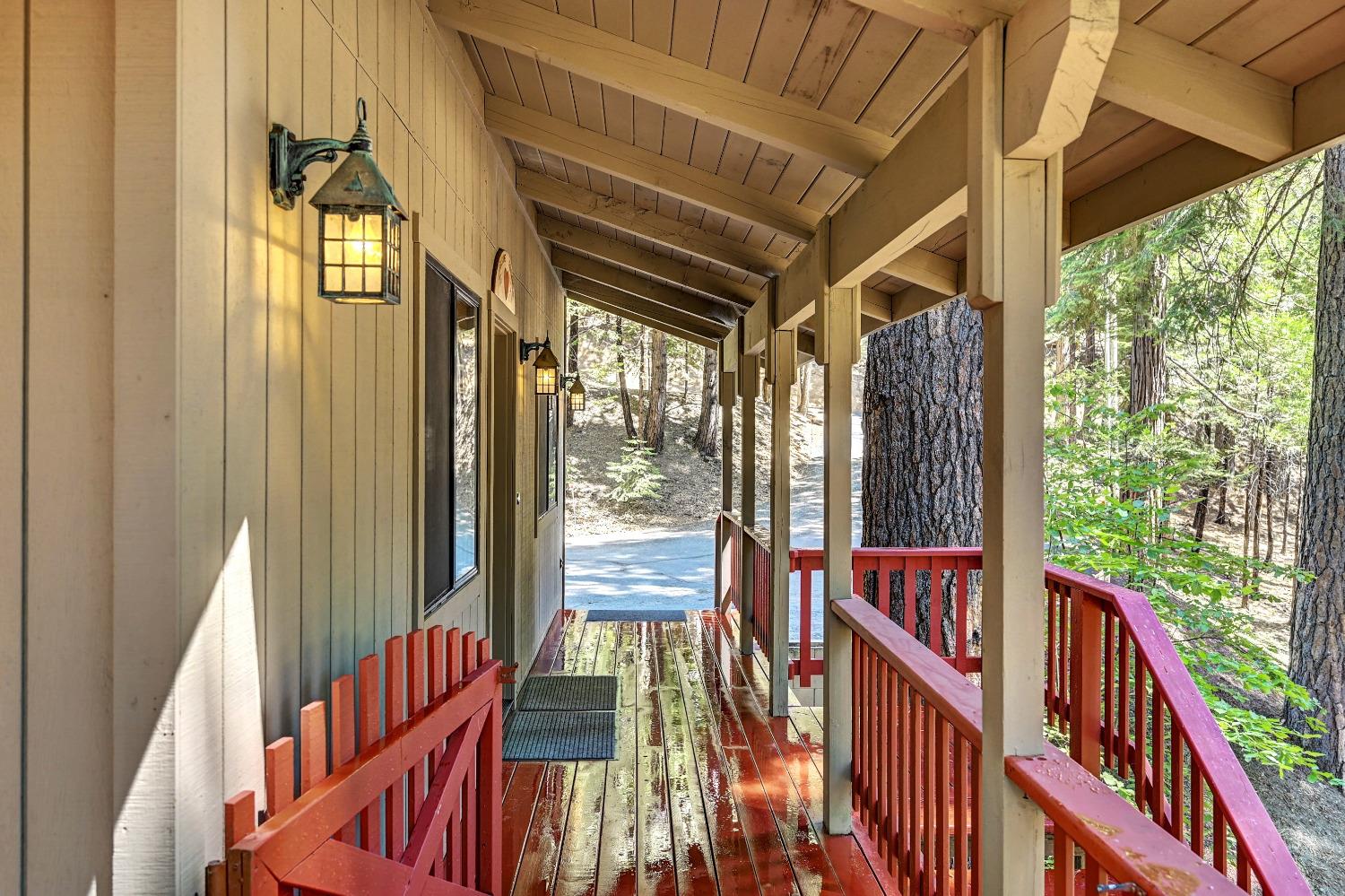 1476 Topanga Lane