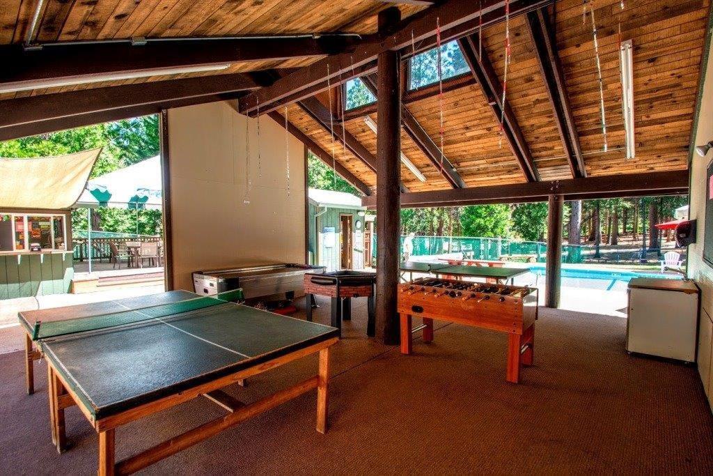 1476 Topanga Lane