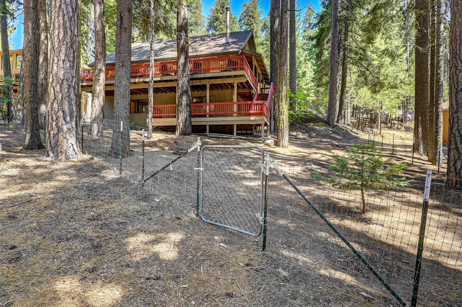 1476 Topanga Lane