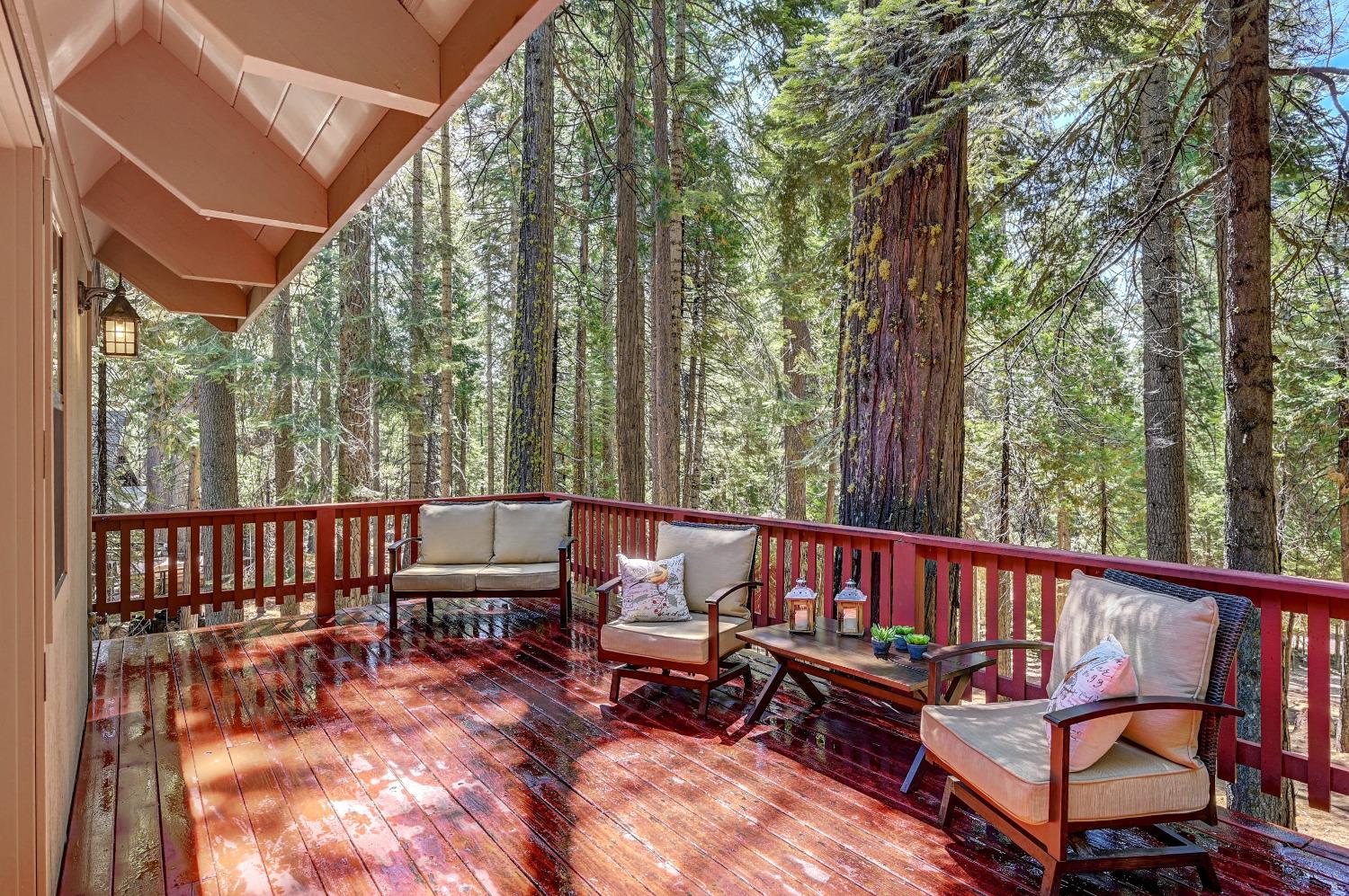 1476 Topanga Lane