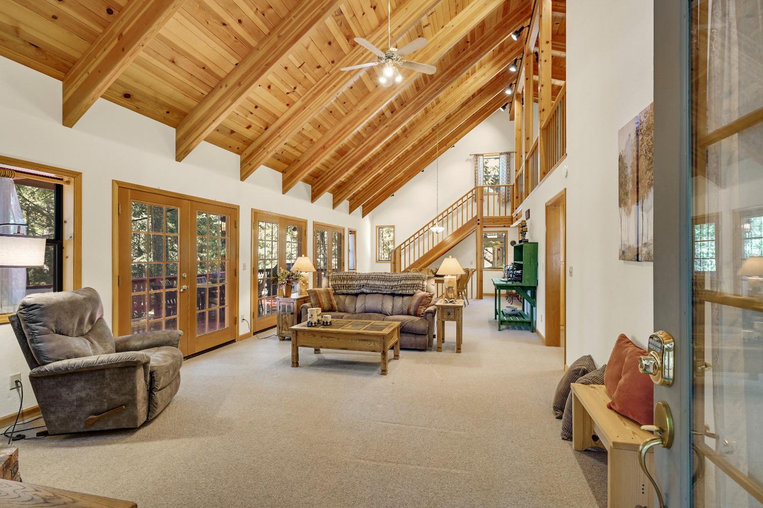 1476 Topanga Lane
