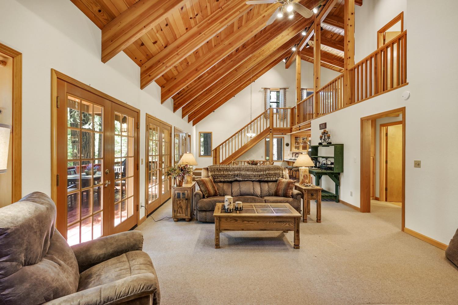 1476 Topanga Lane