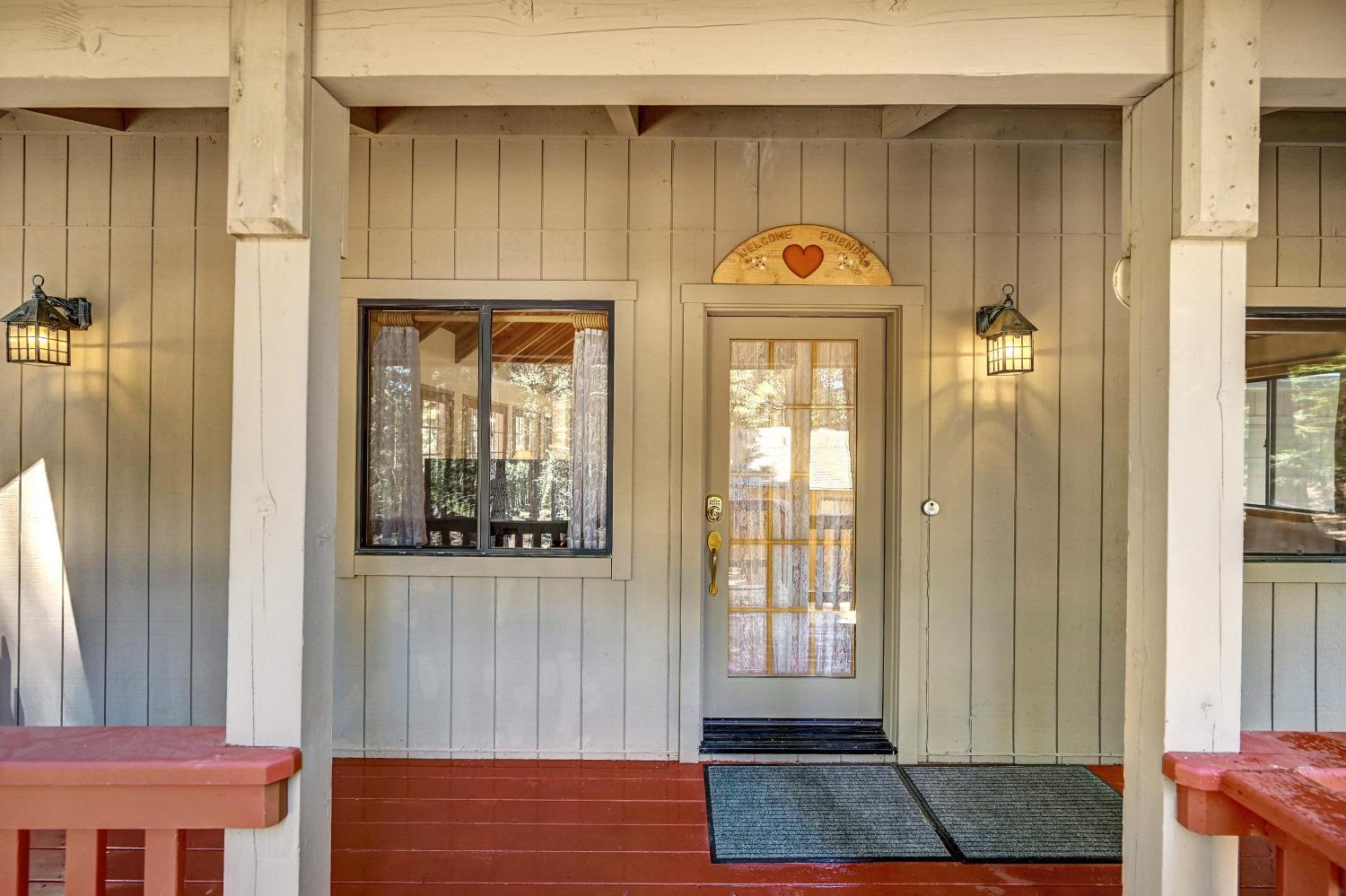 1476 Topanga Lane